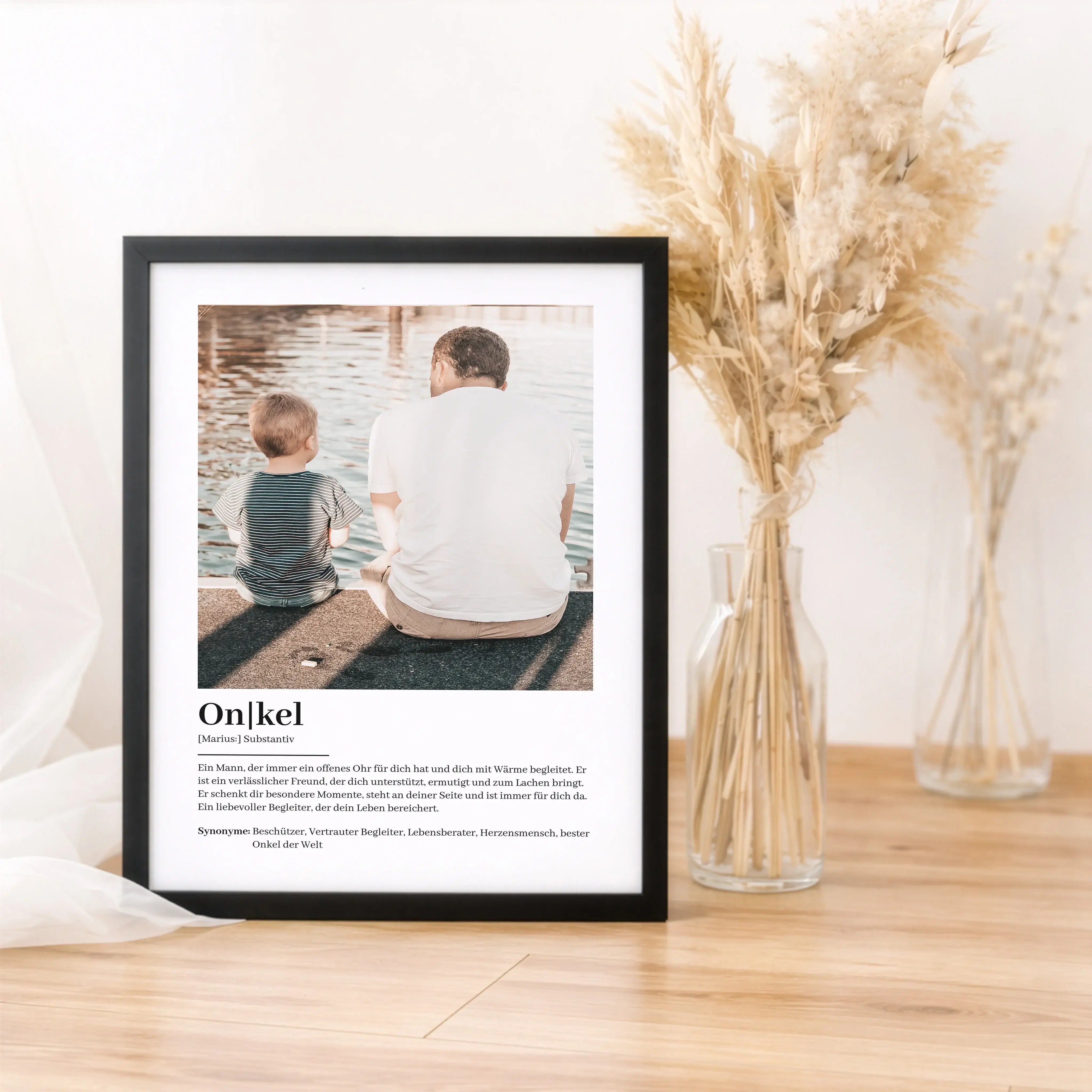 Onkel Definition Poster mit Foto-Personalisiertes Poster-famprints-Das Onkel Definition Poster mit Foto ist eine persönliche Geschenkidee für alle, die ihrem Onkel auf besondere Weise Danke sagen möchten. Dieses individuell gestaltbare Poster verbindet ei