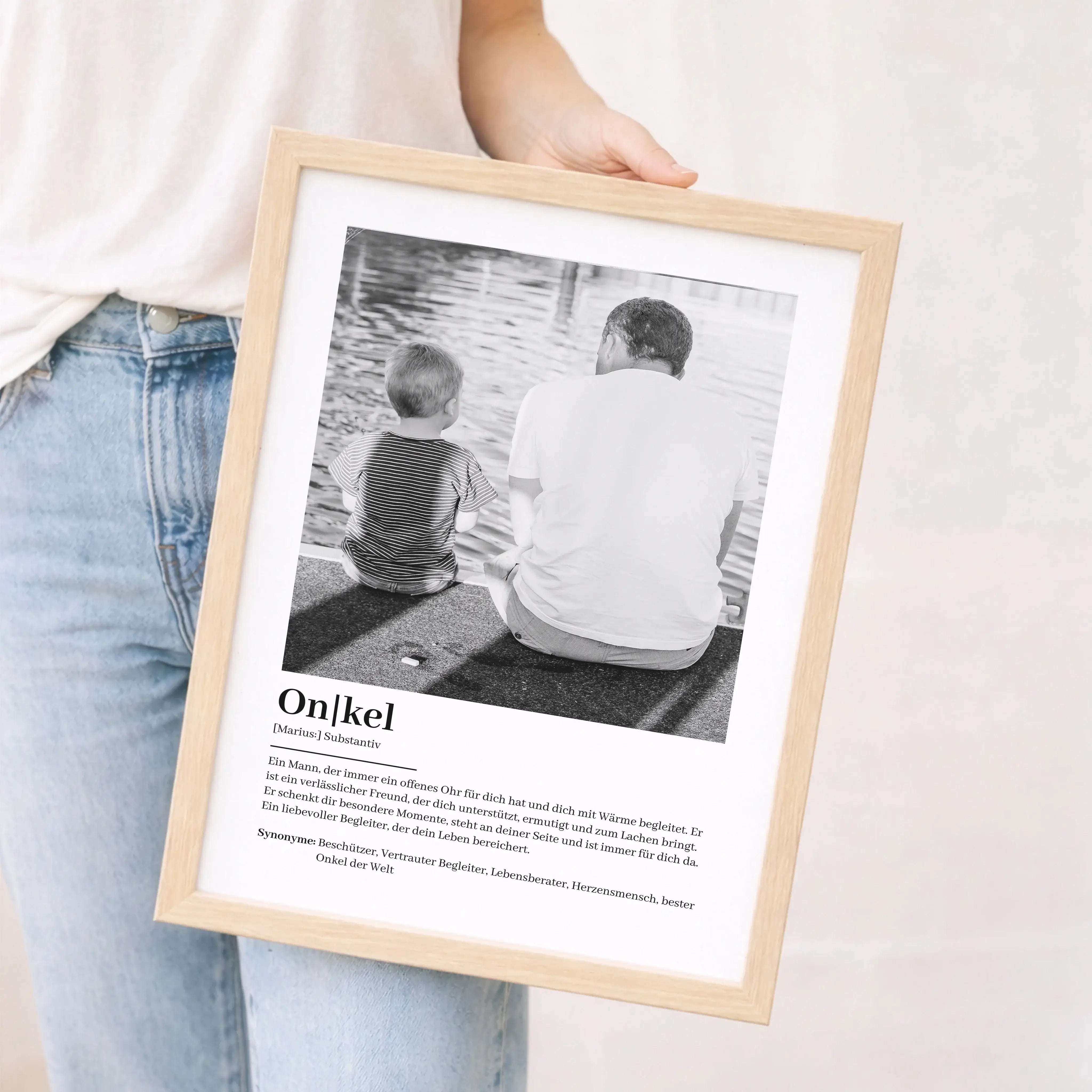 Onkel Definition Poster mit Foto-Personalisiertes Poster-famprints-Das Onkel Definition Poster mit Foto ist eine persönliche Geschenkidee für alle, die ihrem Onkel auf besondere Weise Danke sagen möchten. Dieses individuell gestaltbare Poster verbindet ei