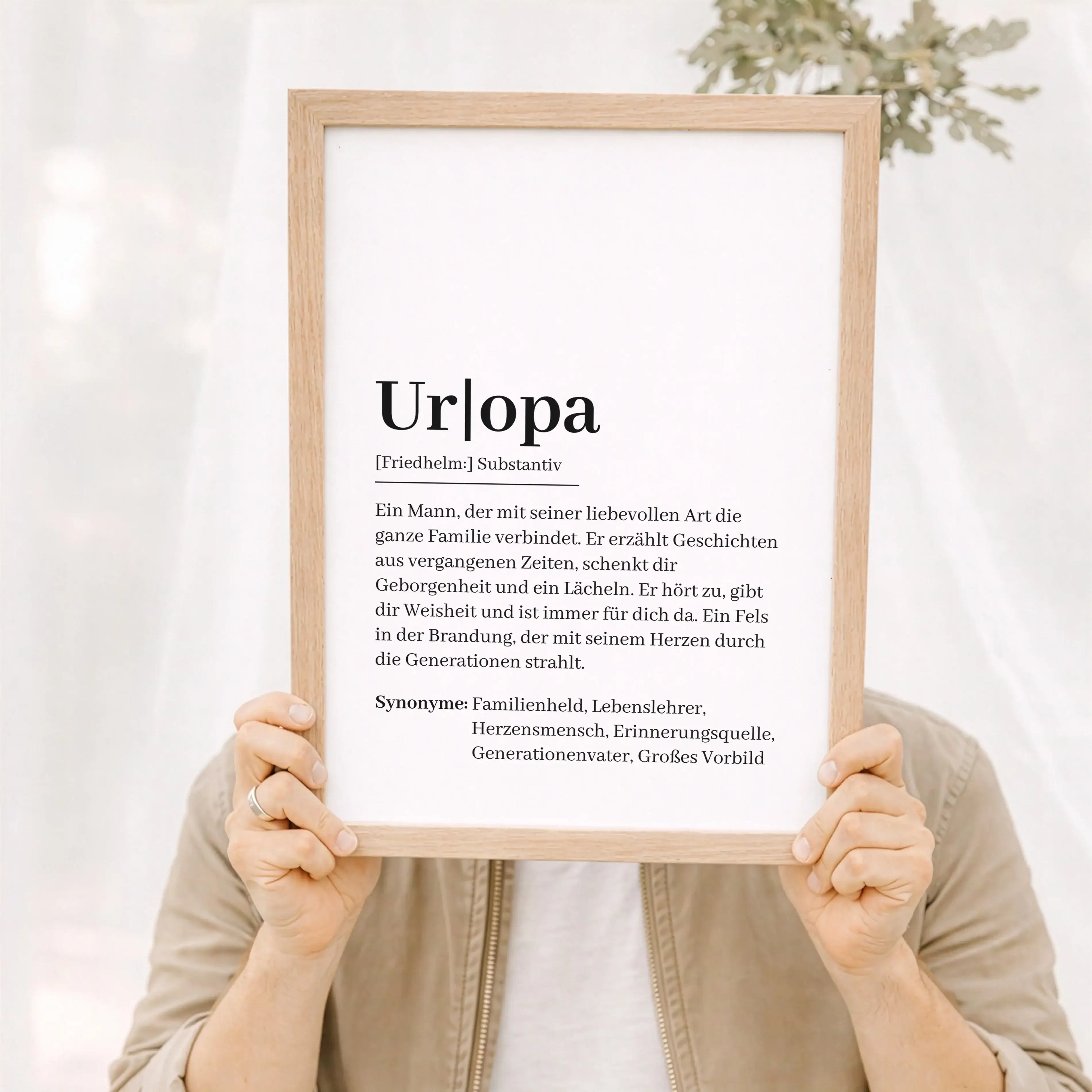 Uropa Definition Poster-Personalisiertes Poster-famprints-Das Uropa Definition Poster von famprints ist ein persönliches Geschenk für Menschen, die ihrem Uropa auf besondere Weise Danke sagen möchten. Das Design greift die Bedeutung eines Uropas als Mitte