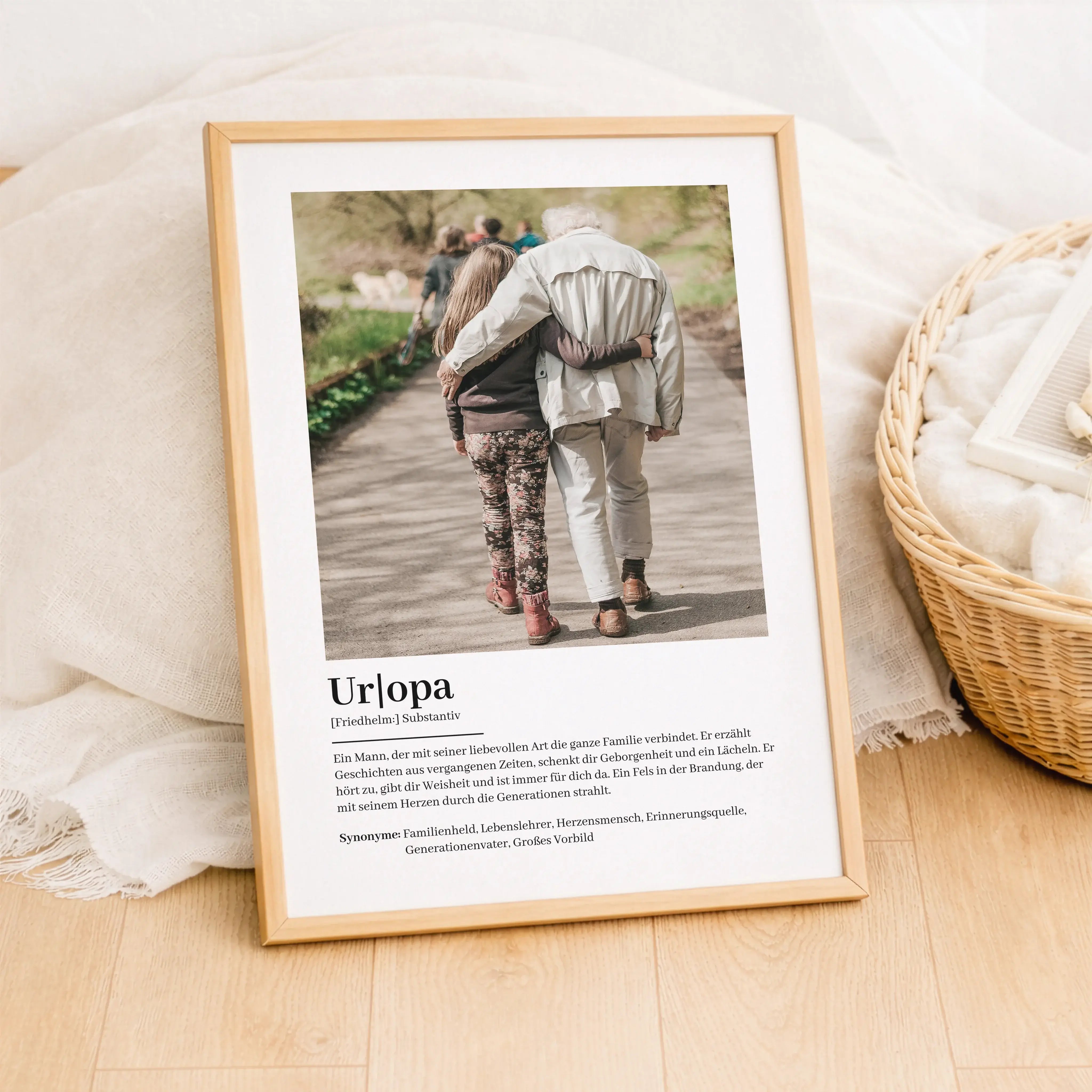 Uropa Definition Poster mit Foto-Personalisiertes Poster-famprints-Das Uropa Definition Poster mit Foto ist eine besondere Art, einem Menschen Danke zu sagen, der die Familie über Generationen hinweg prägt. Dieses personalisierte Poster verbindet ein indi