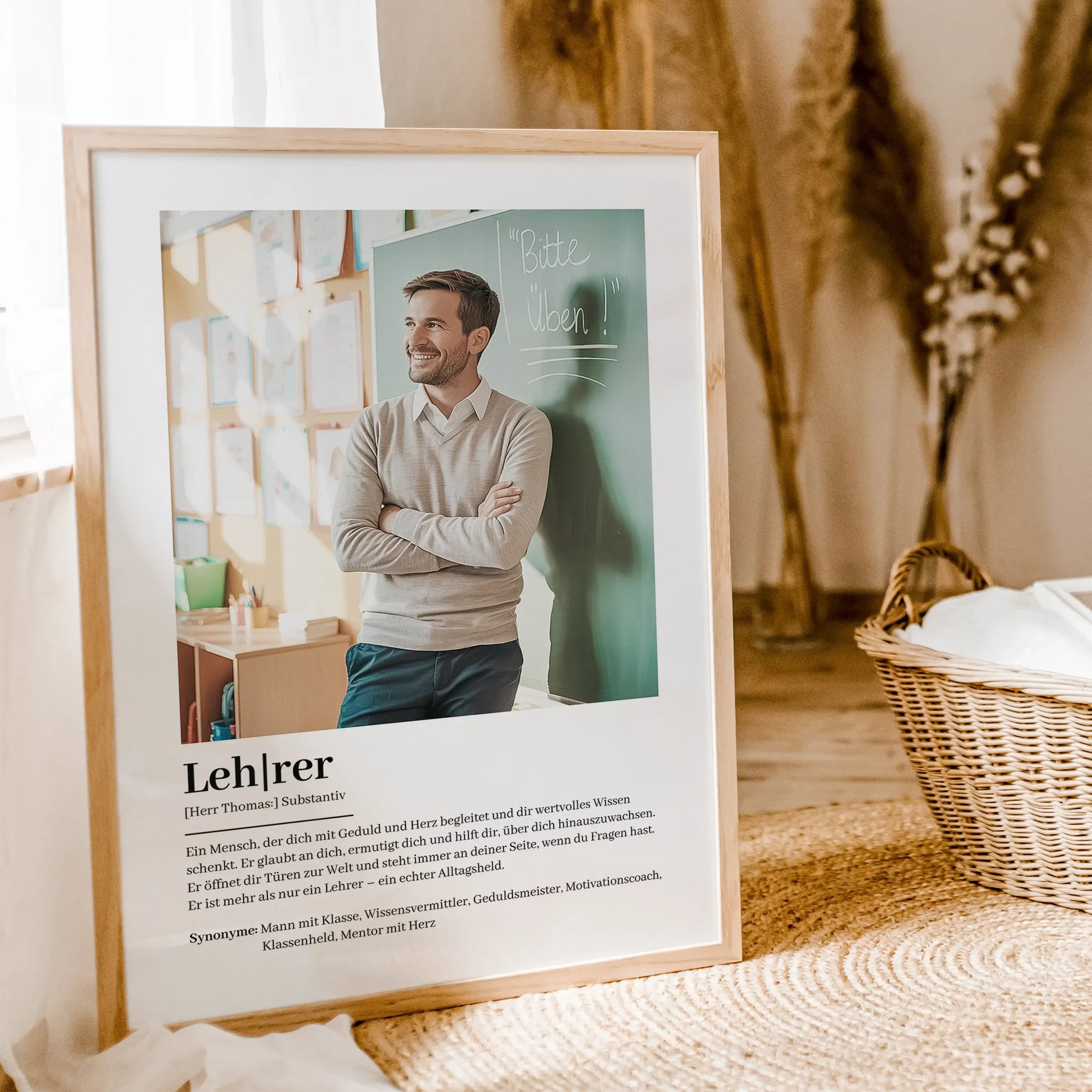 Lehrer Definition Poster mit Foto-Personalisiertes Poster-famprints-Suchst du nach einem besonderen Geschenk für deinen Lehrer? Unser Lehrer Definition Poster mit Foto ist die perfekte Wahl! Dieses liebevoll gestaltete Poster zeigt auf einzigartige Weise,