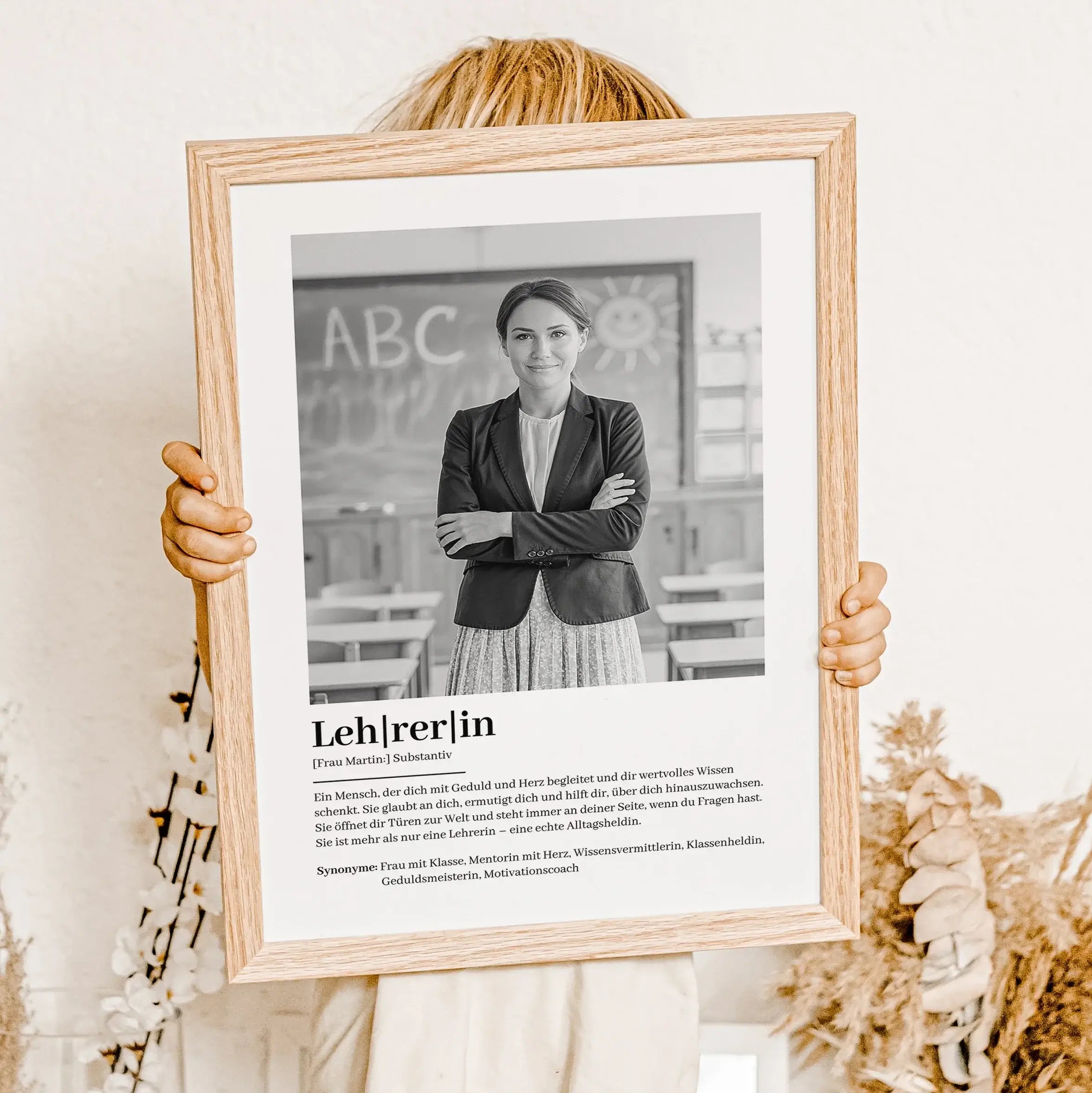 Lehrerin Definition Poster mit Foto-Personalisiertes Poster-famprints-Suchst du nach einem besonderen Geschenk für deine Lieblingslehrerin? Unser Lehrerin Definition Poster mit Foto ist die perfekte Wahl! Dieses liebevoll gestaltete Poster zeigt auf einzi