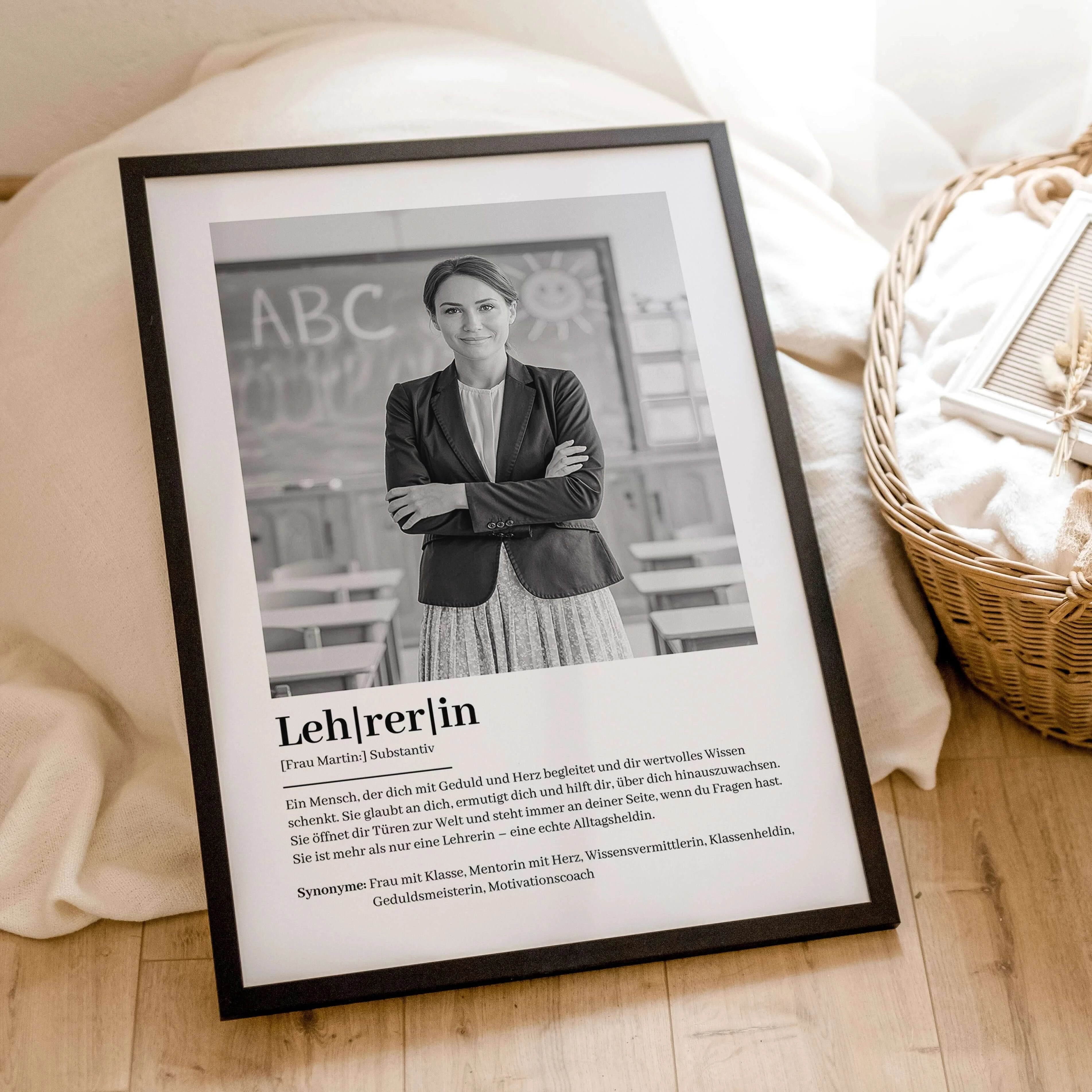 Lehrerin Definition Poster mit Foto-Personalisiertes Poster-famprints-Suchst du nach einem besonderen Geschenk für deine Lieblingslehrerin? Unser Lehrerin Definition Poster mit Foto ist die perfekte Wahl! Dieses liebevoll gestaltete Poster zeigt auf einzi