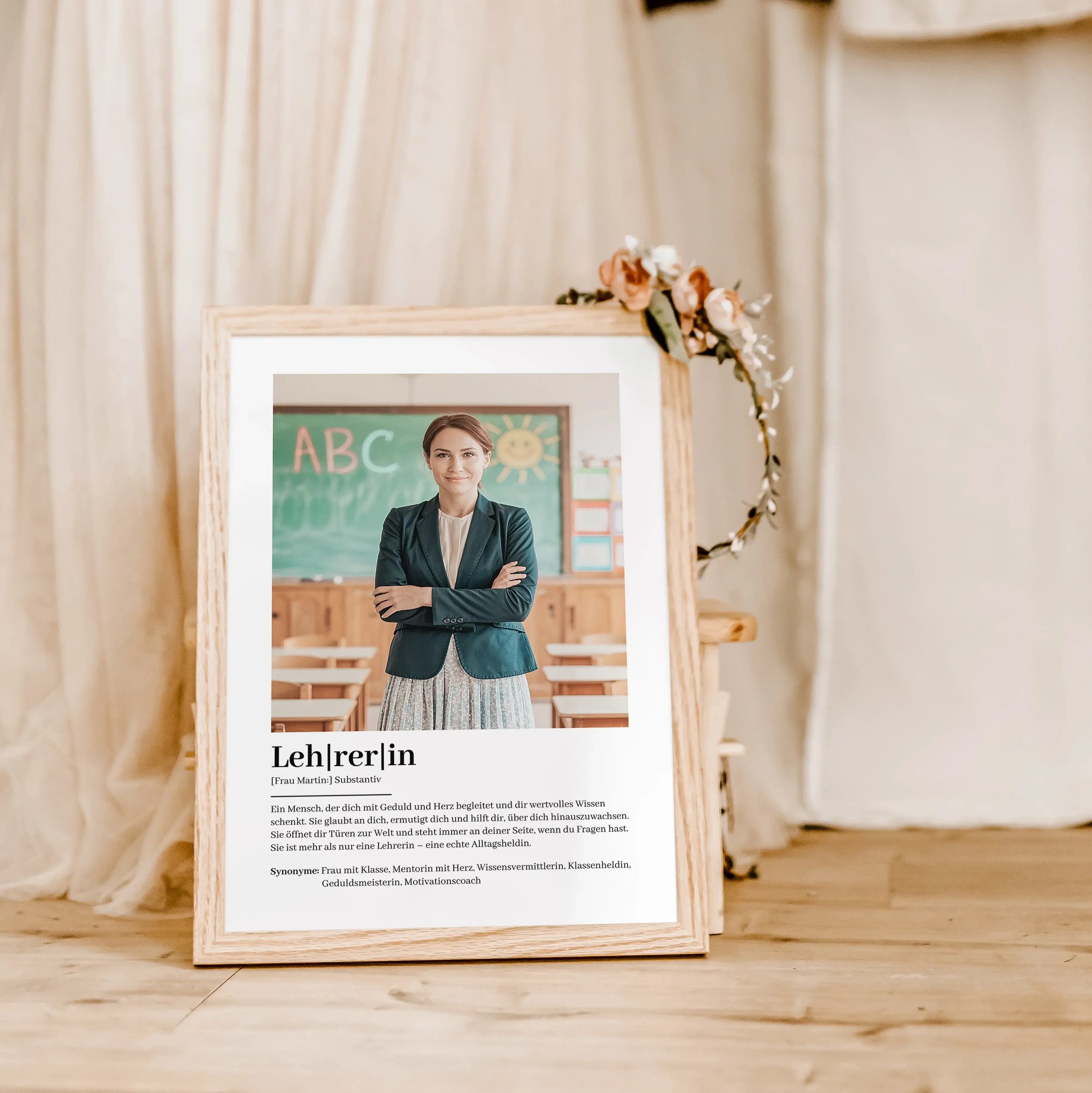 Lehrerin Definition Poster mit Foto-Personalisiertes Poster-famprints-Suchst du nach einem besonderen Geschenk für deine Lieblingslehrerin? Unser Lehrerin Definition Poster mit Foto ist die perfekte Wahl! Dieses liebevoll gestaltete Poster zeigt auf einzi