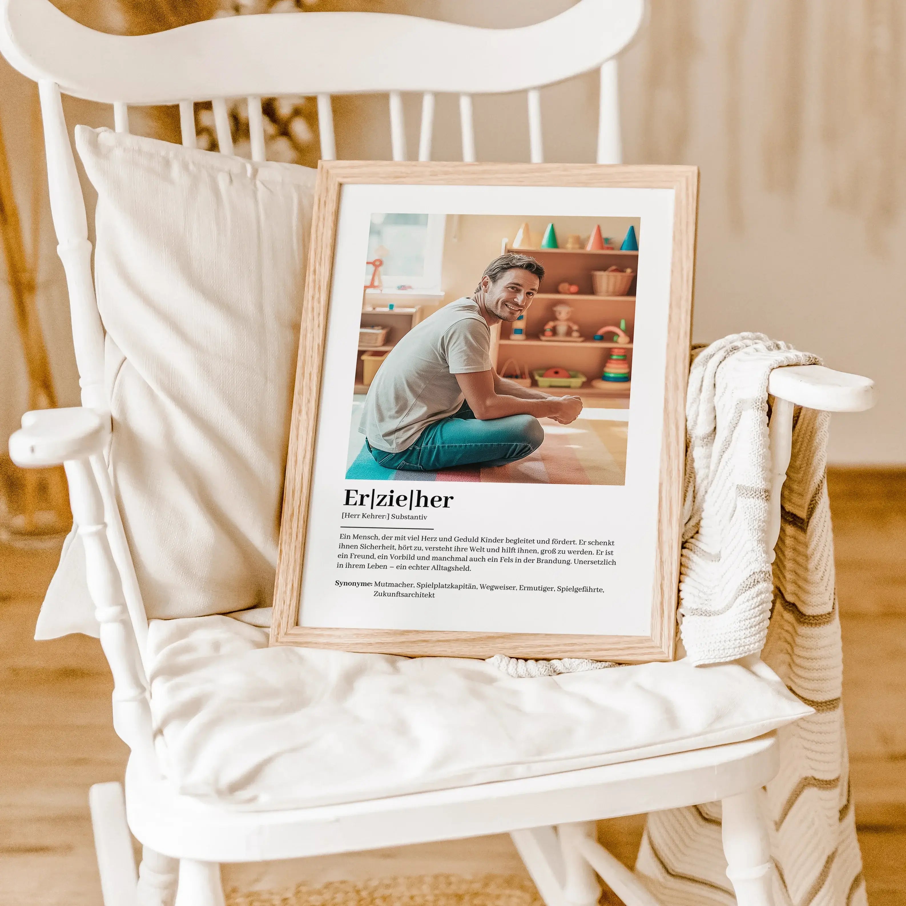 Erzieher Definition Poster mit Foto-Personalisiertes Poster-famprints-Suchst du ein besonderes Geschenk für deinen Erzieher? Unser Erzieher Definition Poster mit Foto ist die perfekte Wahl! Dieses liebevoll gestaltete Poster zeigt auf einzigartige Weise,