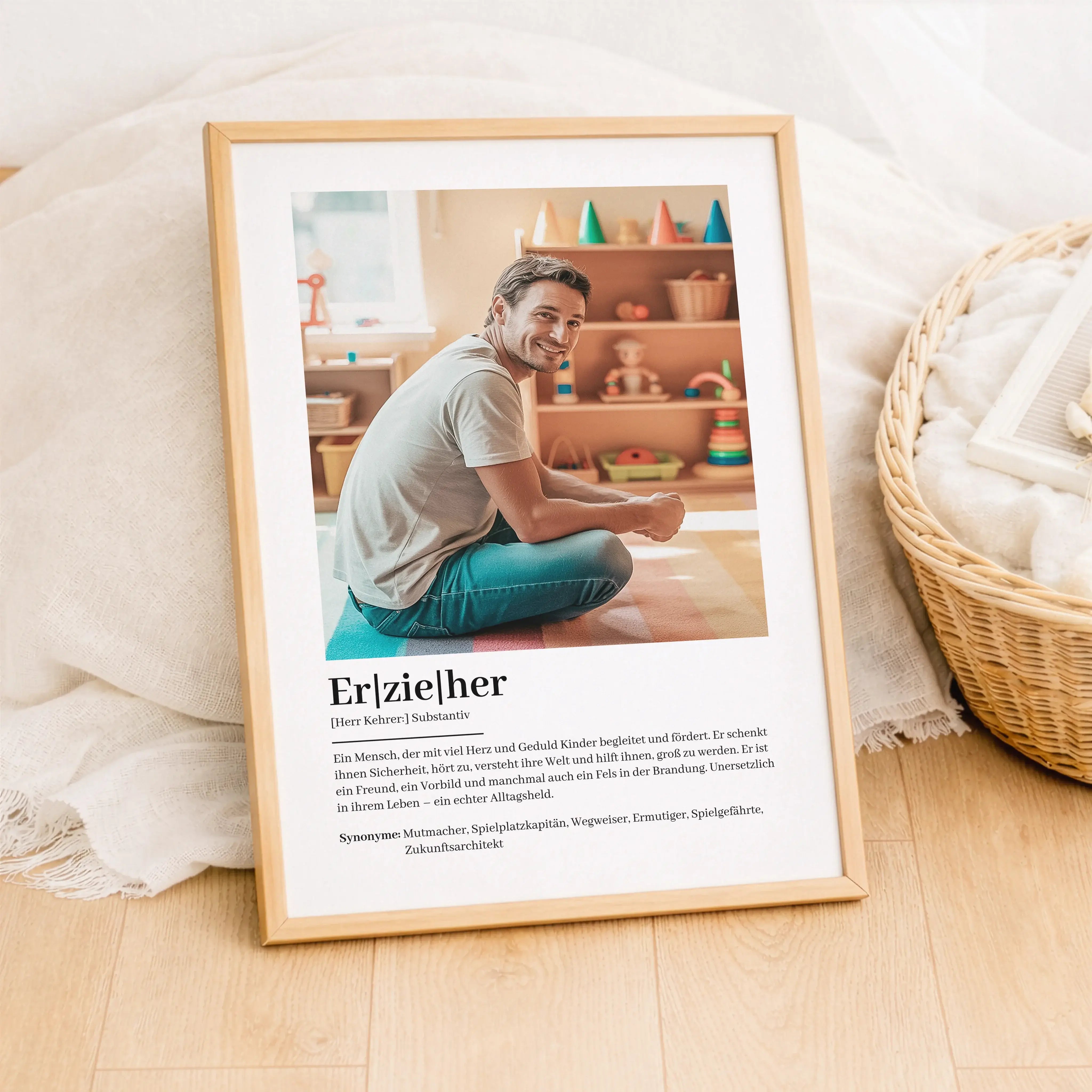 Erzieher Definition Poster mit Foto-Personalisiertes Poster-famprints-Das Erzieher Definition Poster mit Foto ist ein persönliches Geschenk, das Wertschätzung sichtbar macht. Es verbindet eine liebevoll formulierte Definition mit deinem eigenen Foto und s