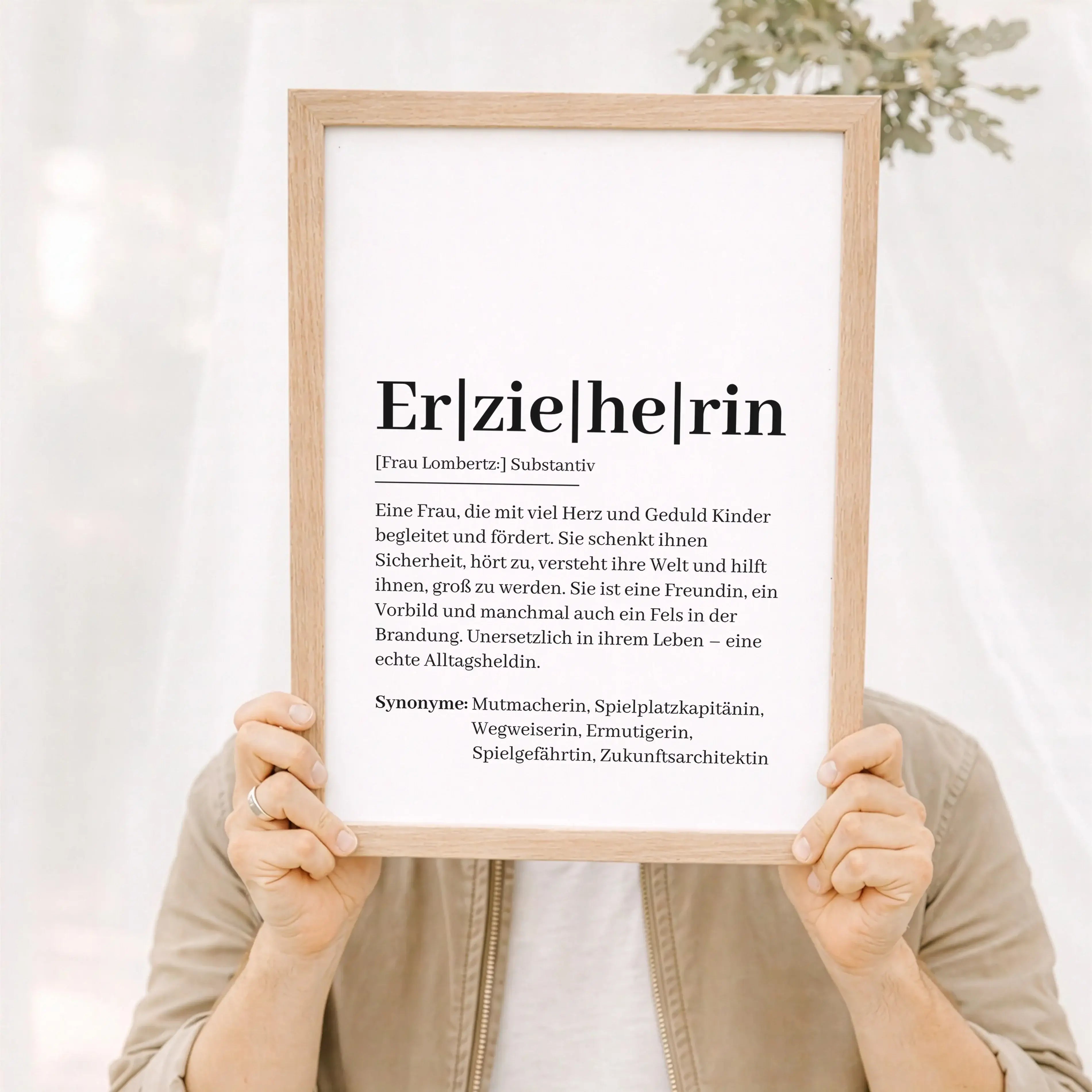 Erzieherin Definition Poster-Personalisiertes Poster-famprints-Du suchst ein persönliches Geschenk für eine Erzieherin, das Wertschätzung zeigt und lange Freude macht? Das Erzieherin Definition Poster von famprints verbindet modernes Design mit einer lieb