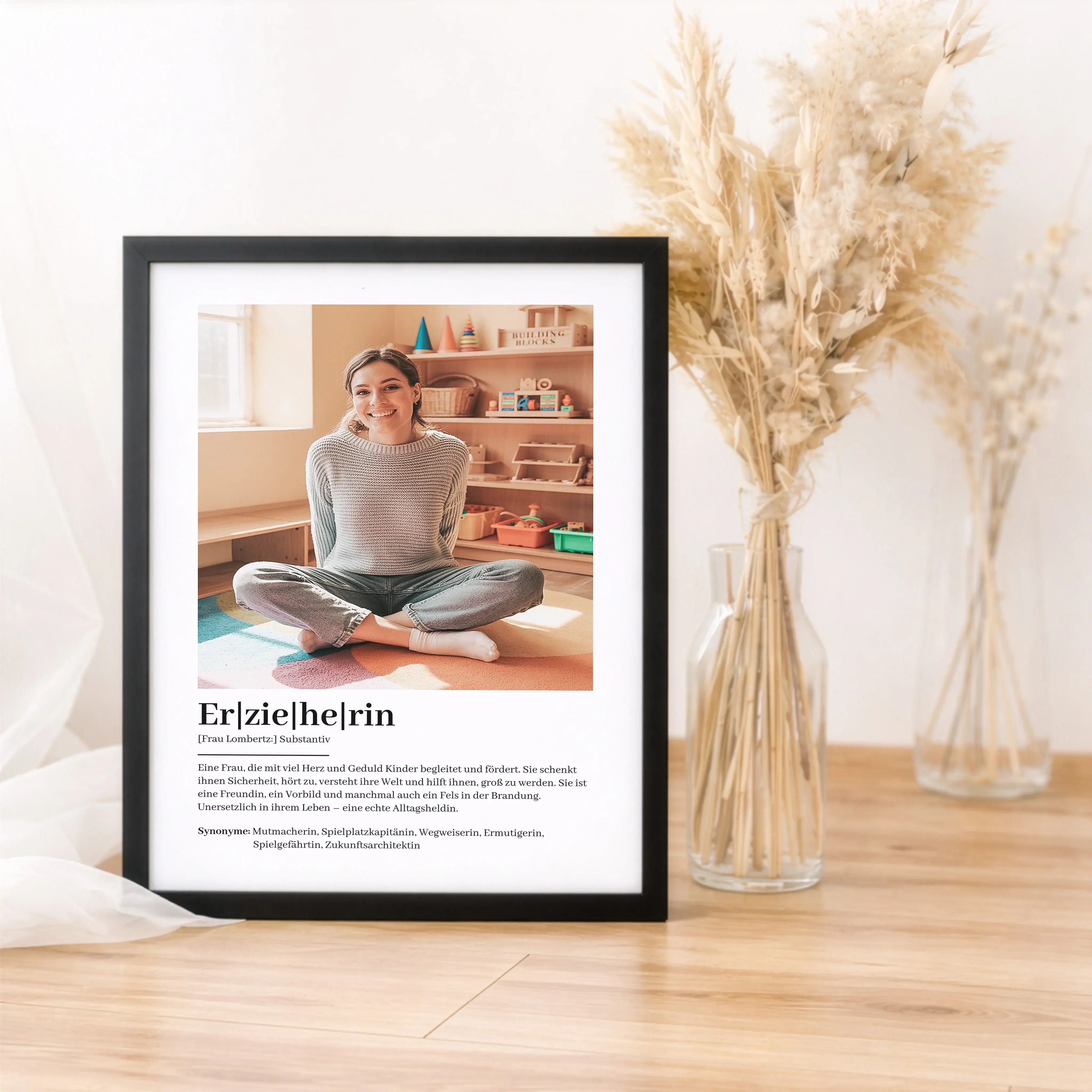 Erzieherin Definition Poster mit Foto-Personalisiertes Poster-famprints-Das Erzieherin Definition Poster mit Foto ist ein persönliches Geschenk, das Wertschätzung sichtbar macht und echte Emotionen transportiert. Bei famprints gestaltest du ein individuel
