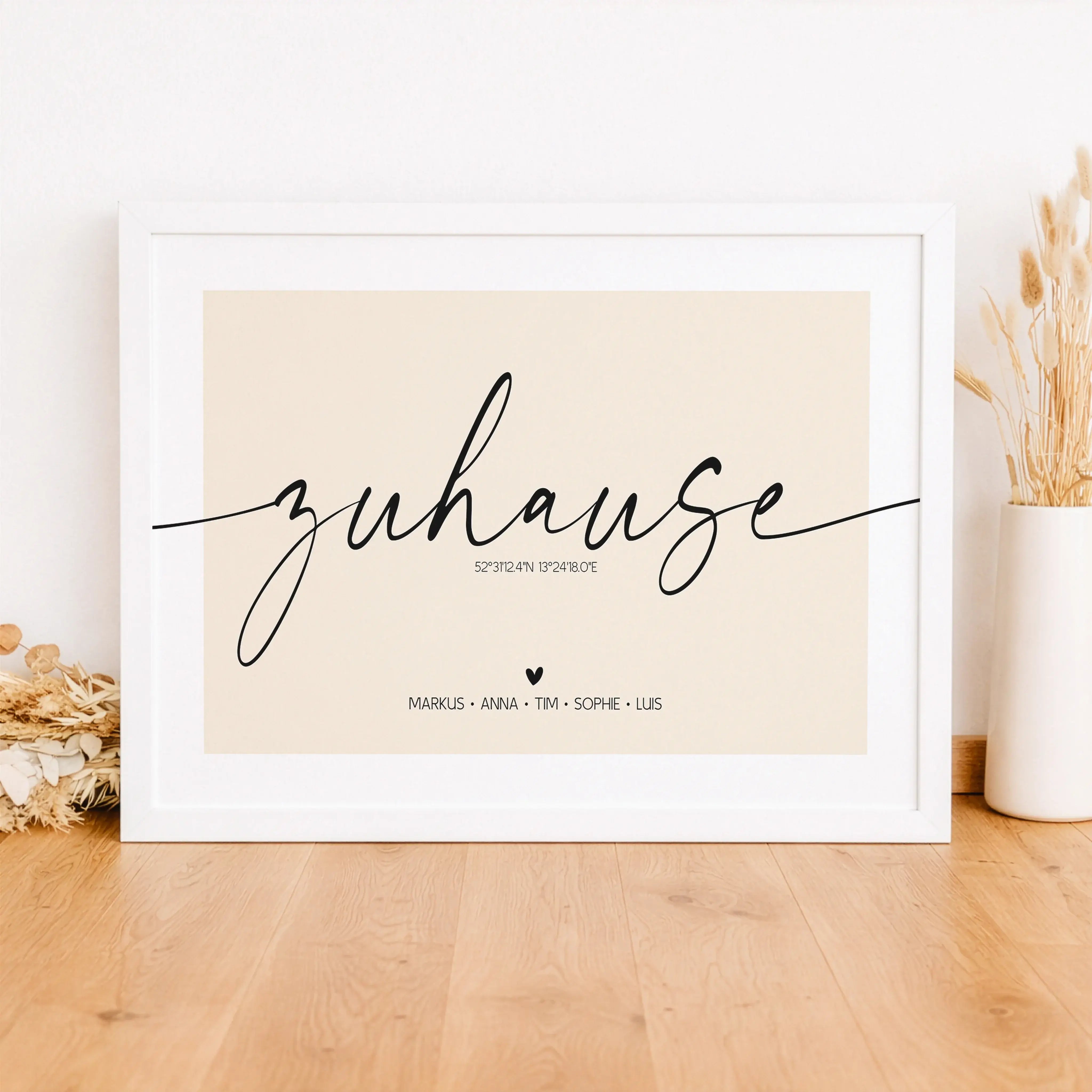 Poster Zuhause No1-Personalisiertes Poster-famprints-Das Poster Zuhause No1 von famprints macht aus deinem Zuhause einen Ort mit Bedeutung. Es zeigt nicht einfach vier Wände, sondern den Platz, an dem dein Leben passiert. Mit Namen, Datum oder Koordinaten