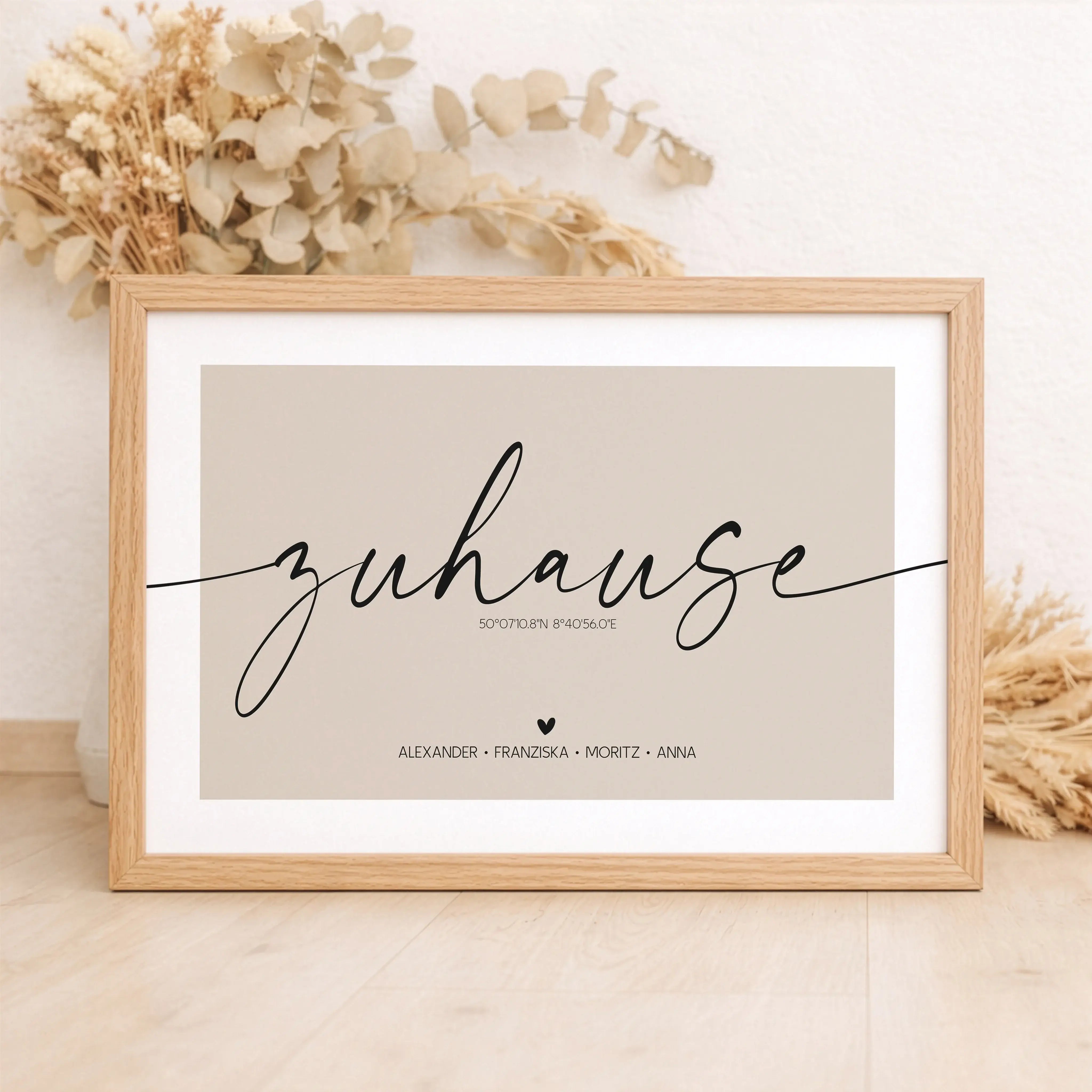 Poster Zuhause No1-Personalisiertes Poster-famprints-Das Poster Zuhause No1 von famprints macht aus deinem Zuhause einen Ort mit Bedeutung. Es zeigt nicht einfach vier Wände, sondern den Platz, an dem dein Leben passiert. Mit Namen, Datum oder Koordinaten