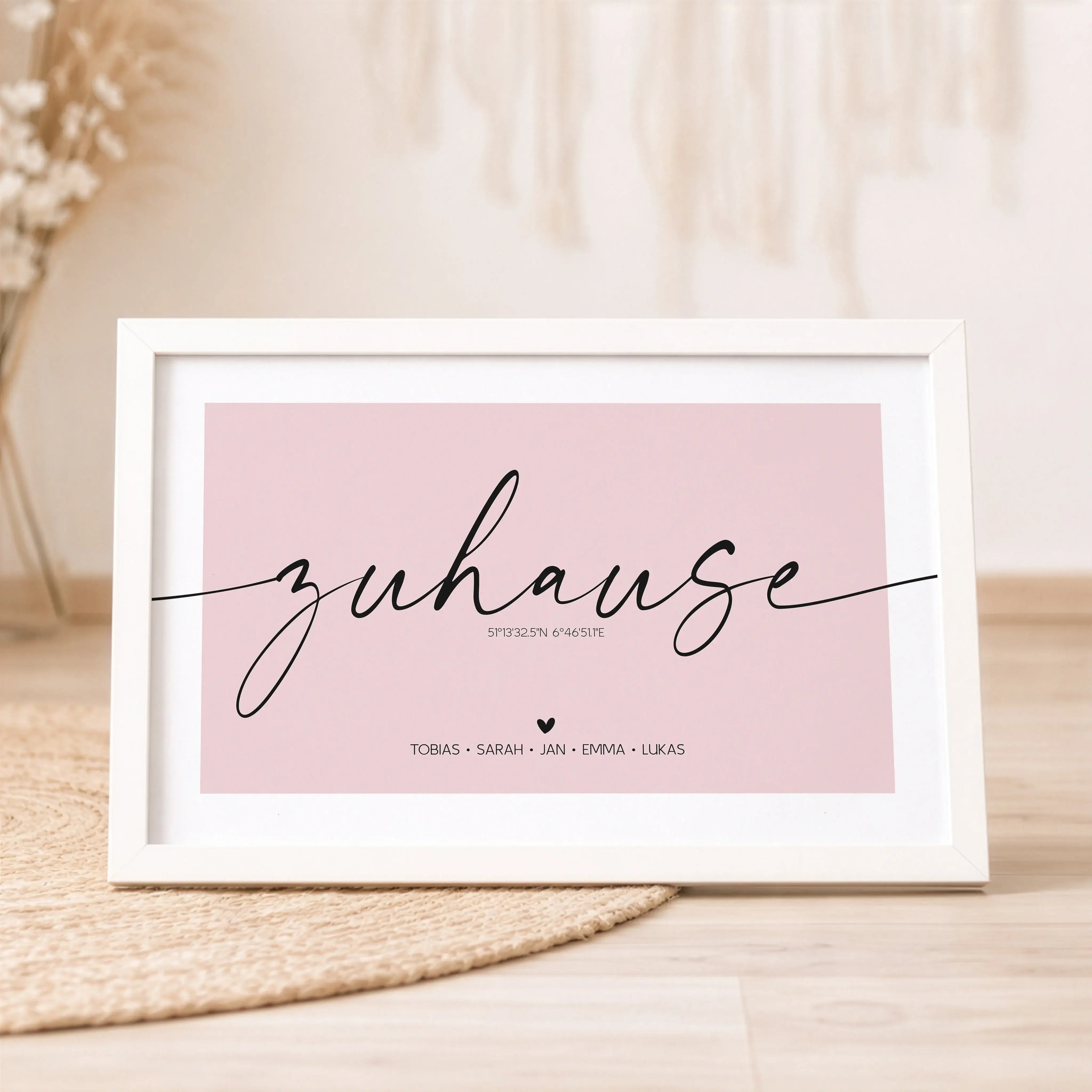 Poster Zuhause No1-Personalisiertes Poster-famprints-Das Poster Zuhause No1 von famprints macht aus deinem Zuhause einen Ort mit Bedeutung. Es zeigt nicht einfach vier Wände, sondern den Platz, an dem dein Leben passiert. Mit Namen, Datum oder Koordinaten