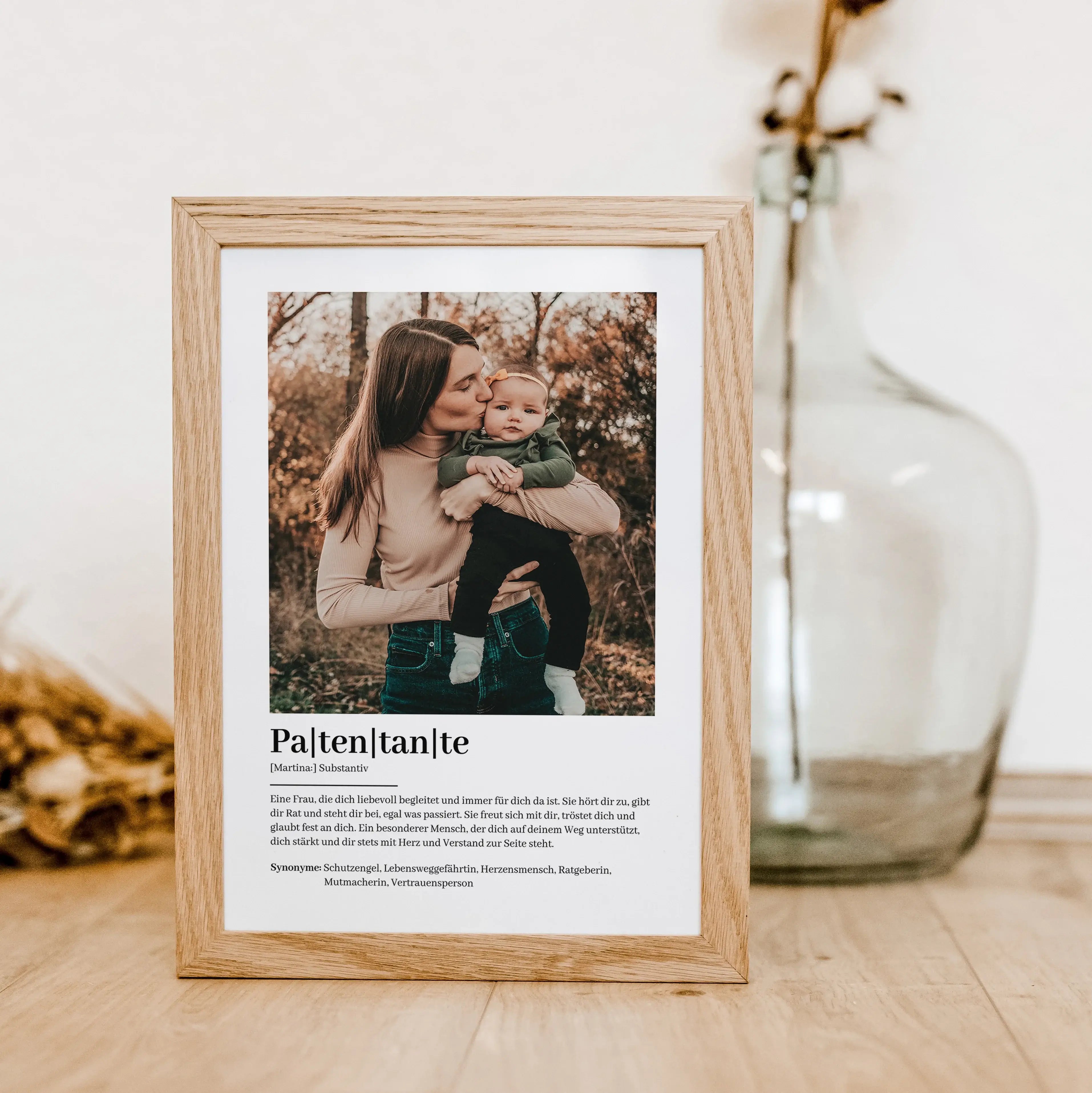 Patentante Definition Poster mit Foto-Personalisiertes Poster-famprints-Suchst du nach einem besonderen Geschenk für deine Patentante? Unser Patentante Definition Poster mit Foto ist die perfekte Wahl! Dieses liebevoll gestaltete Poster zeigt auf einzigar