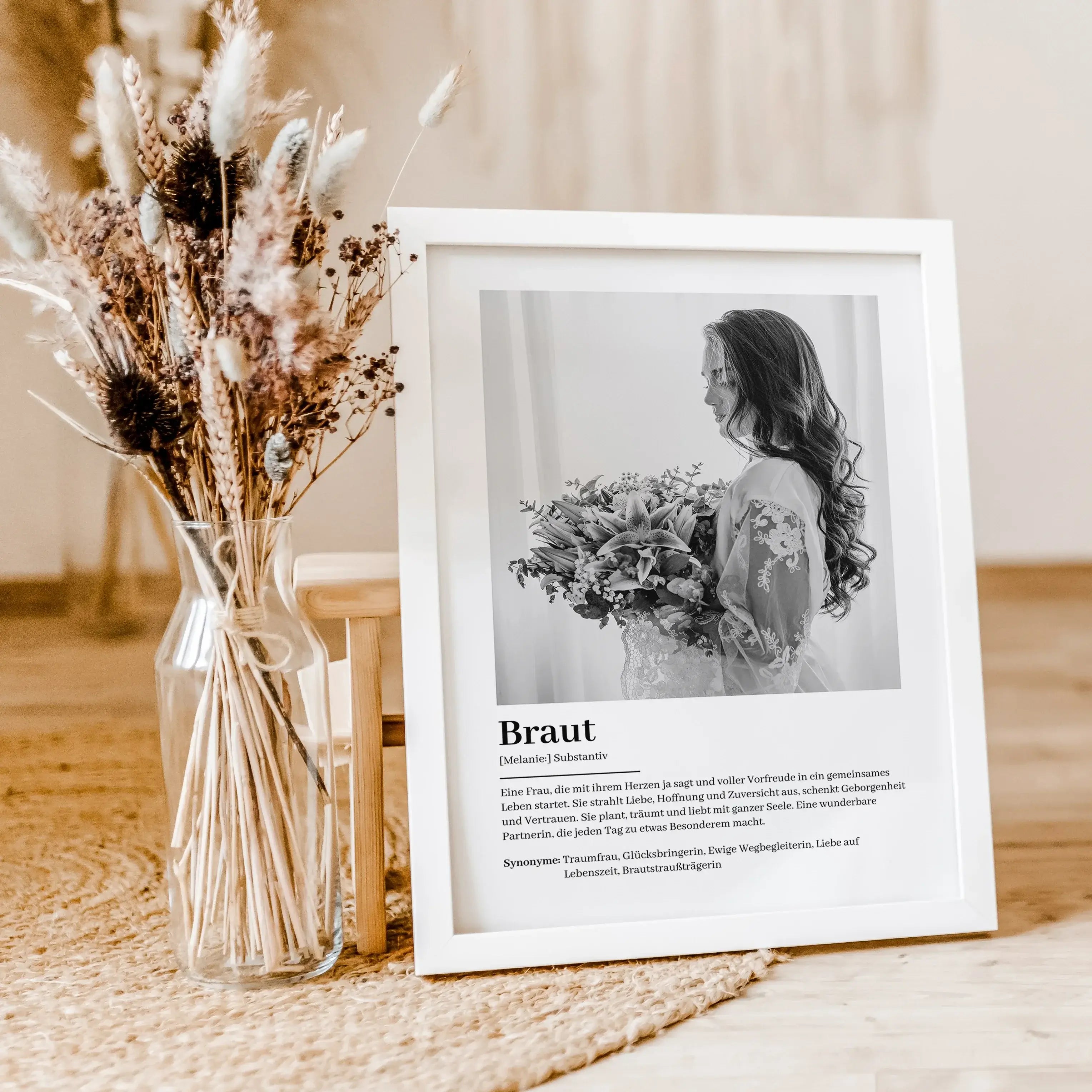 Braut Definition Poster mit Foto-Personalisiertes Poster-famprints-Suchst du nach einem einzigartigen Geschenk für die Braut? Unser Braut Definition Poster mit Foto ist die perfekte Wahl! Dieses liebevoll gestaltete Poster zeigt auf besondere Weise, was e