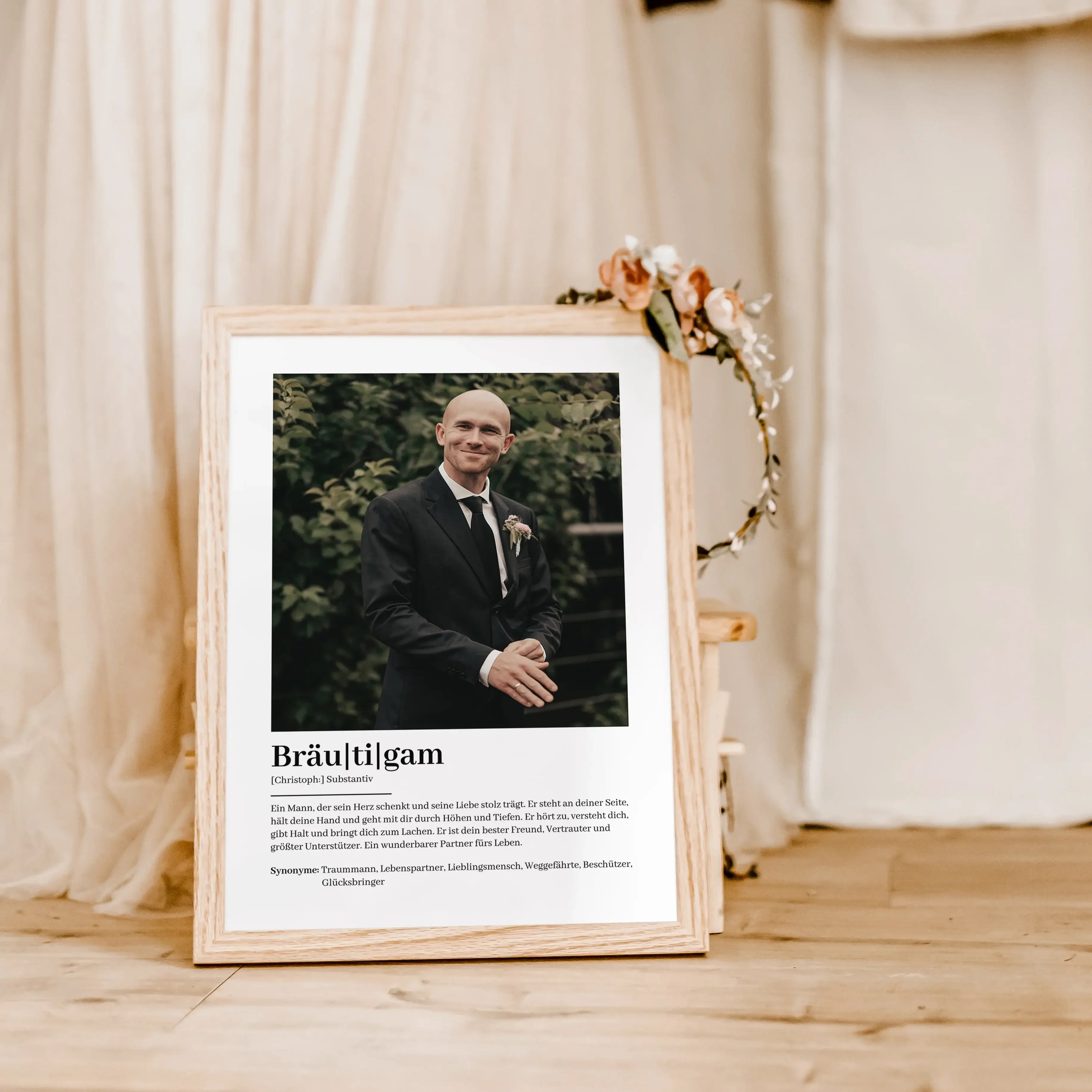 Bräutigam Definition Poster mit Foto-Personalisiertes Poster-famprints-Suchst du nach einem einzigartigen Geschenk für den Bräutigam? Unser Bräutigam Definition Poster mit Foto ist die perfekte Wahl! Dieses liebevoll gestaltete Poster zeigt auf kreative W