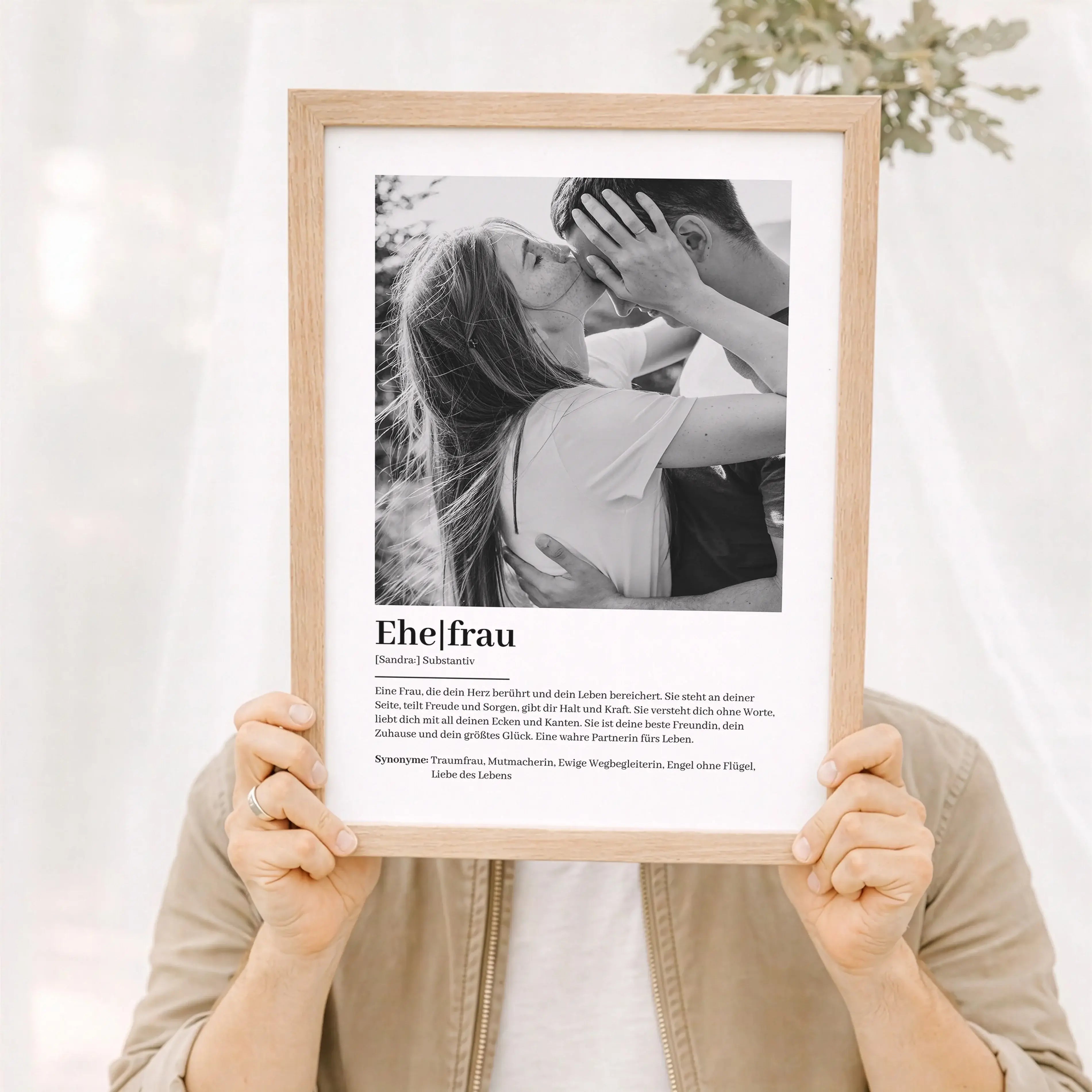 Ehefrau Definition Poster mit Foto-Personalisiertes Poster-famprints-Das Ehefrau Definition Poster mit Foto ist eine persönliche Art, deiner Frau zu zeigen, was sie dir bedeutet. Du gestaltest das Poster individuell mit einem Foto, ihrem Namen und einem T