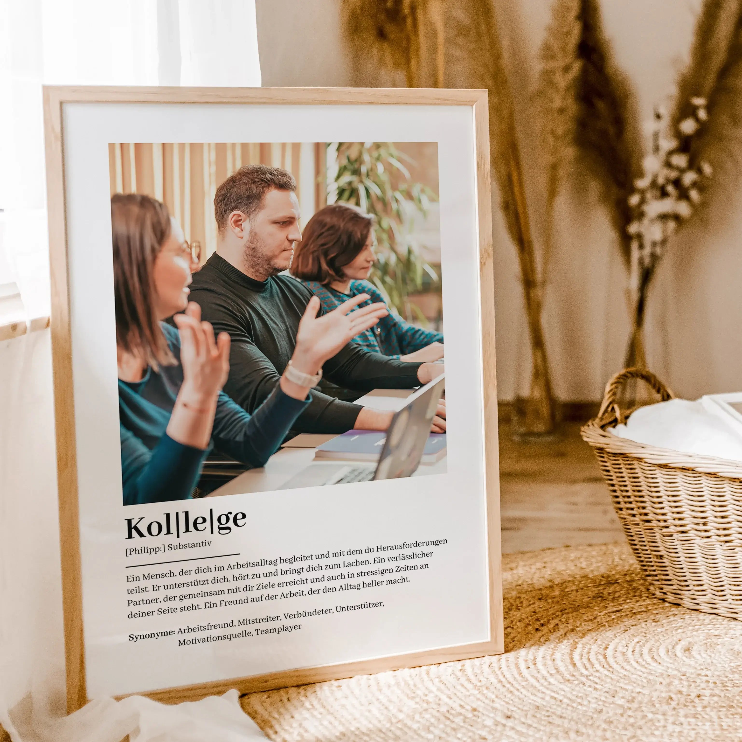 Kollege Definition Poster mit Foto-Personalisiertes Poster-famprints-Das Kollege Definition Poster mit Foto ist das perfekte personalisierte Geschenk für deinen Kollegen. Auf liebevolle und humorvolle Weise beschreibt das Poster, wie dein Kollege wirklich
