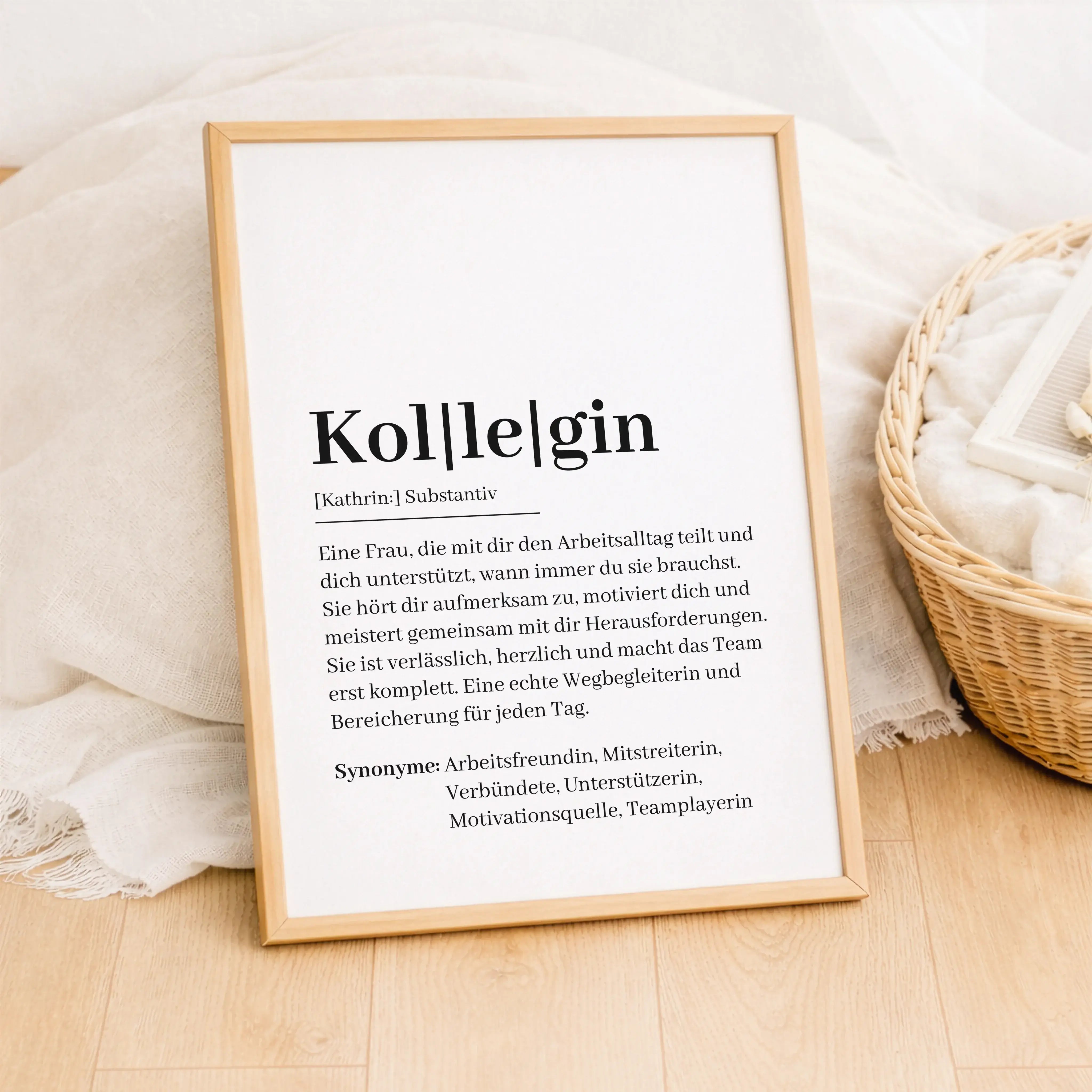 Kollegin Definition Poster-Personalisiertes Poster-famprints-Das Kollegin Definition Poster von famprints ist ein persönliches Geschenk für den Arbeitsalltag und besondere Momente im Team. Es beschreibt auf stilvolle Weise, was eine Kollegin wirklich ausm