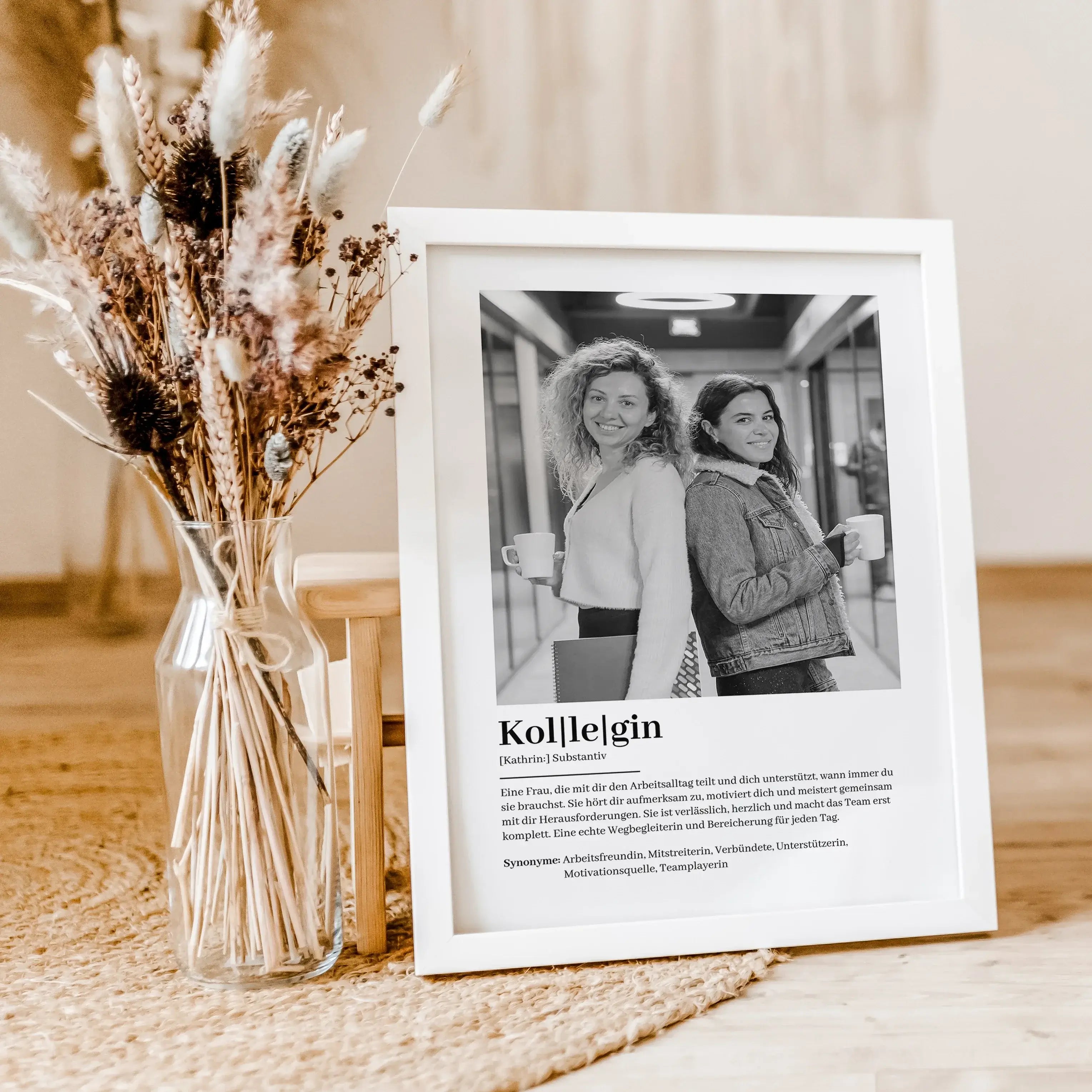 Kollegin Definition Poster mit Foto-Personalisiertes Poster-famprints-Das Kollegin Definition Poster mit Foto ist das perfekte personalisierte Geschenk für deine Kollegin. Dieses liebevoll gestaltete Poster zeigt auf einzigartige Weise, wie besonders dein