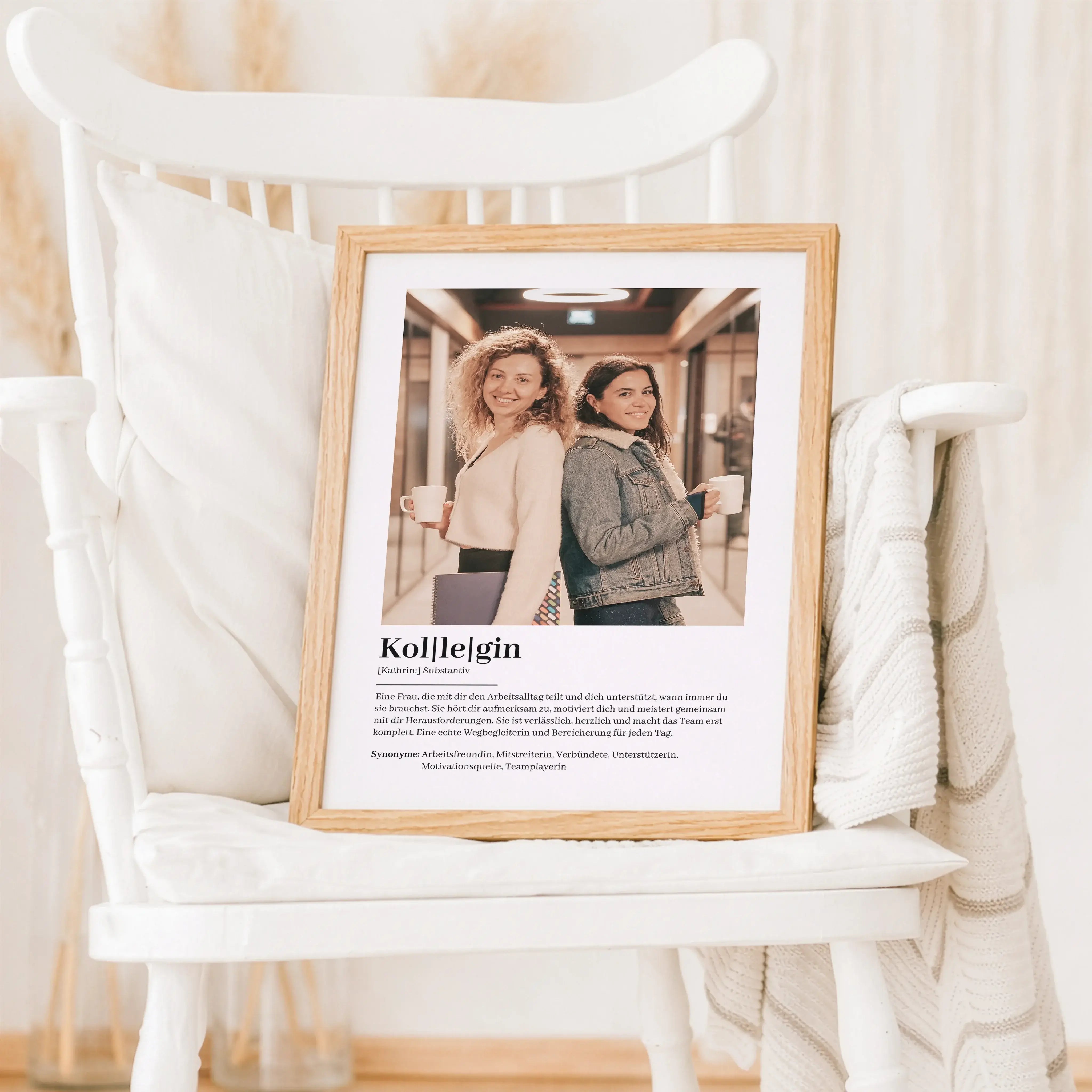 Kollegin Definition Poster mit Foto-Personalisiertes Poster-famprints-Kollegin Definition Poster mit Foto ist eine persönliche Geschenkidee für den Arbeitsplatz und darüber hinaus. Dieses Poster verbindet eine liebevoll formulierte Definition mit einem ei