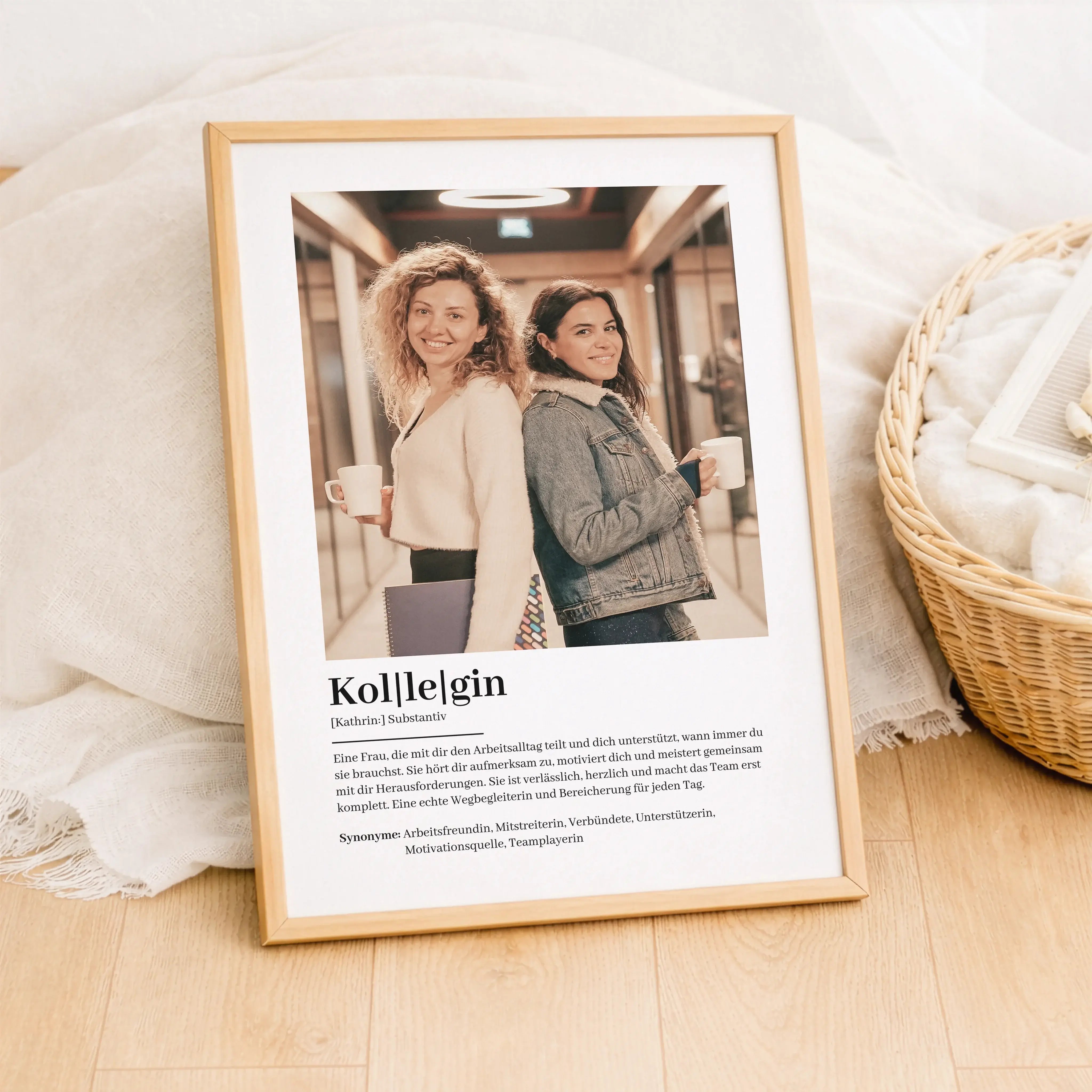 Kollegin Definition Poster mit Foto-Personalisiertes Poster-famprints-Kollegin Definition Poster mit Foto ist eine persönliche Geschenkidee für den Arbeitsplatz und darüber hinaus. Dieses Poster verbindet eine liebevoll formulierte Definition mit einem ei