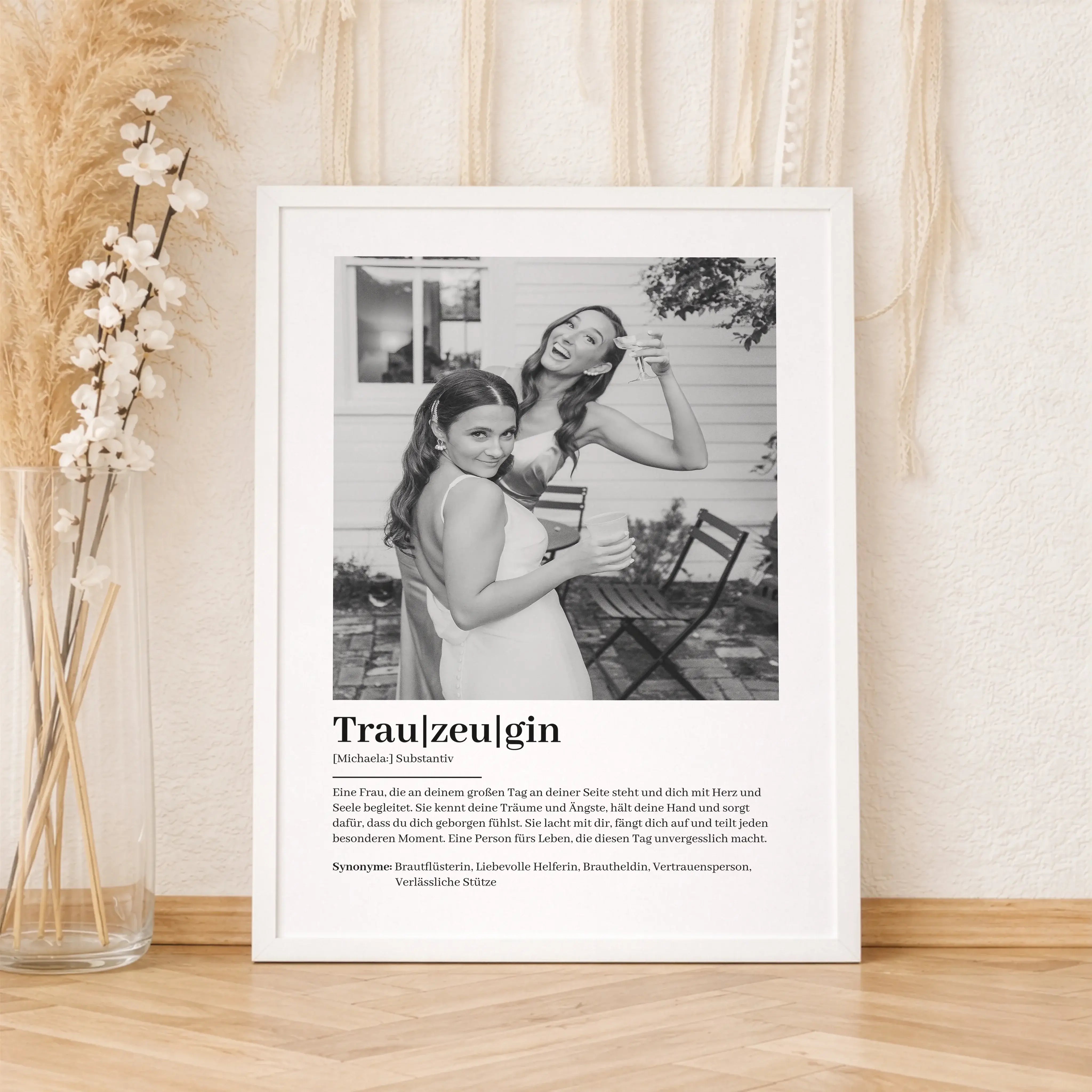 Trauzeugin Definition Poster mit Foto-Personalisiertes Poster-famprints-Das Trauzeugin Definition Poster mit Foto ist ein persönliches Geschenk, das deiner Trauzeugin zeigt, wie wichtig sie an deiner Seite ist. Die stilvolle Definition beschreibt ihre Rol