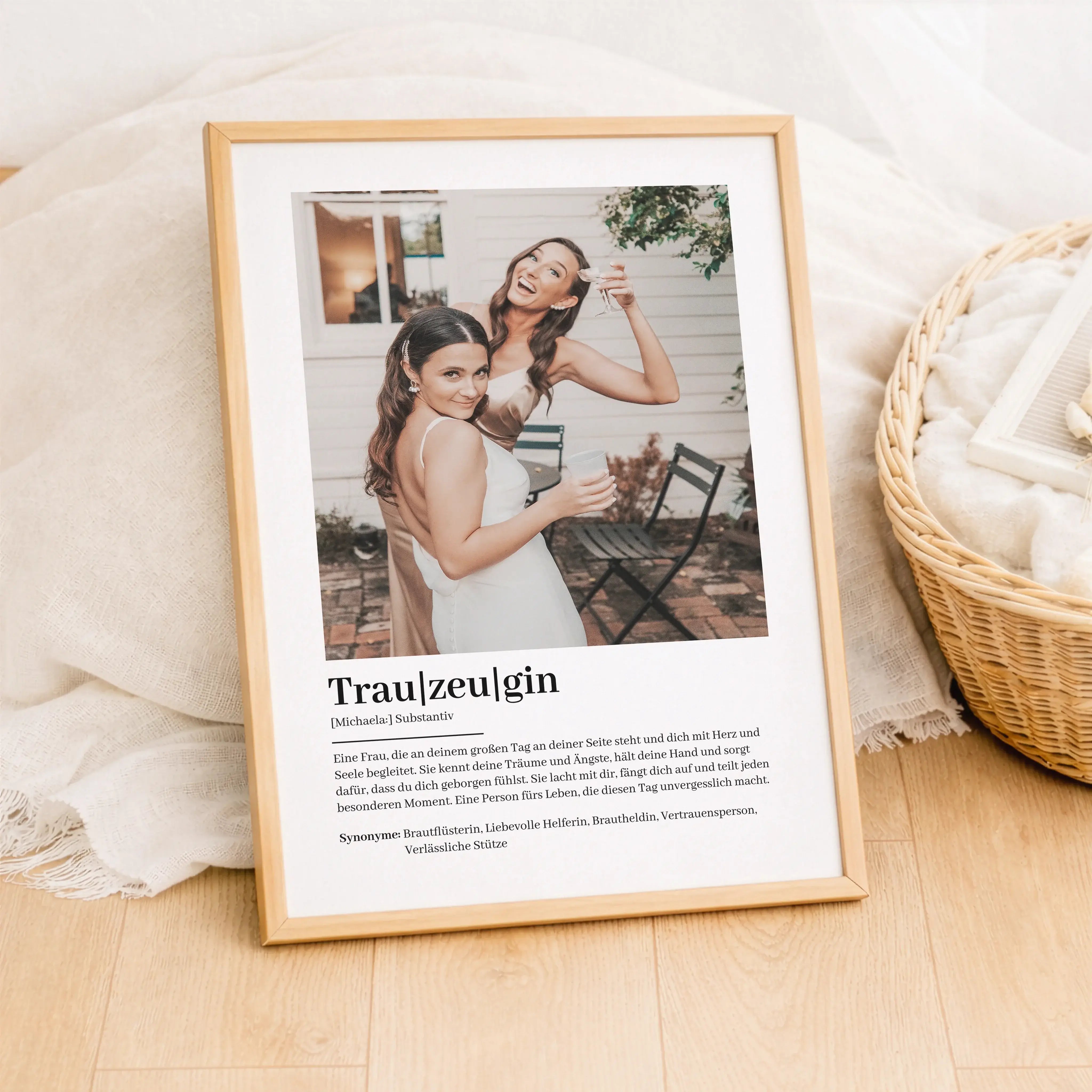 Trauzeugin Definition Poster mit Foto-Personalisiertes Poster-famprints-Das Trauzeugin Definition Poster mit Foto ist ein persönliches Geschenk, das deiner Trauzeugin zeigt, wie wichtig sie an deiner Seite ist. Die stilvolle Definition beschreibt ihre Rol