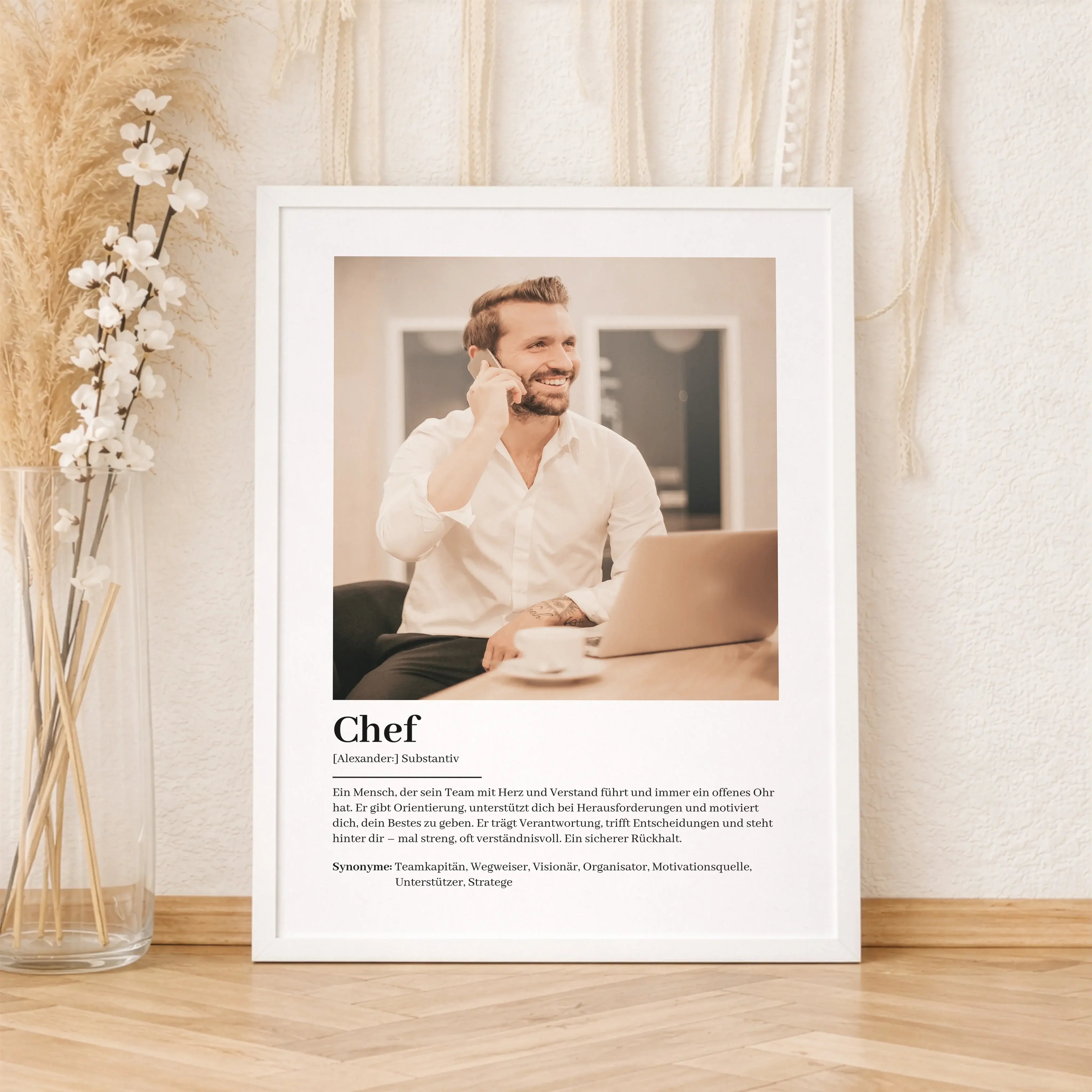 Chef Definition Poster mit Foto-Personalisiertes Poster-famprints-Das Chef Definition Poster mit Foto ist ein persönliches Geschenk, das Wertschätzung zeigt und im Alltag sichtbar bleibt. Bei famprints gestaltest du ein individuelles Poster für deinen Che