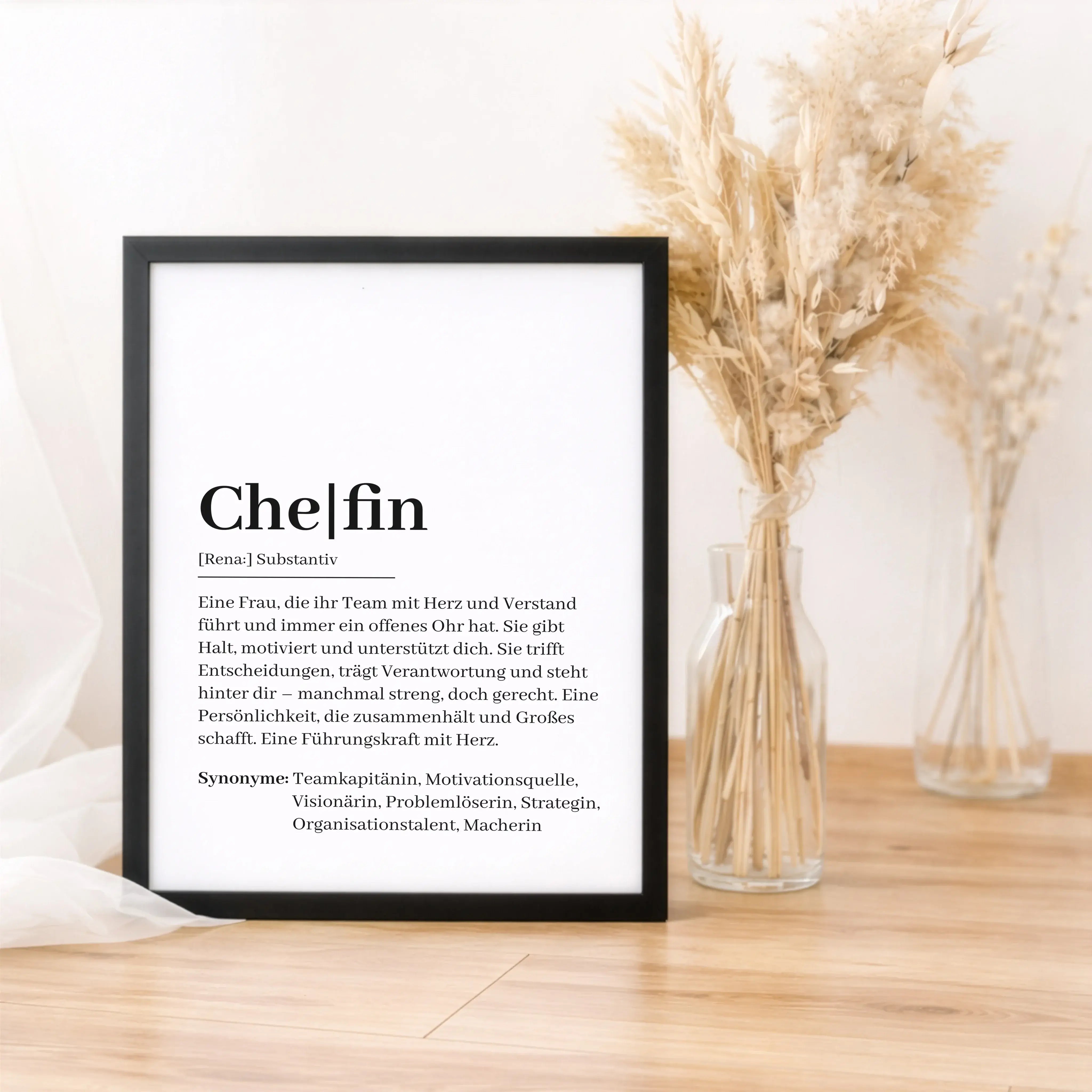 Chefin Definition Poster-Personalisiertes Poster-famprints-Das Chefin Definition Poster ist eine besondere Geschenkidee für alle, die ihrer Führungskraft echte Wertschätzung zeigen möchten. Ob im Büro, im Homeoffice oder als Abschiedsgeschenk: Dieses Post