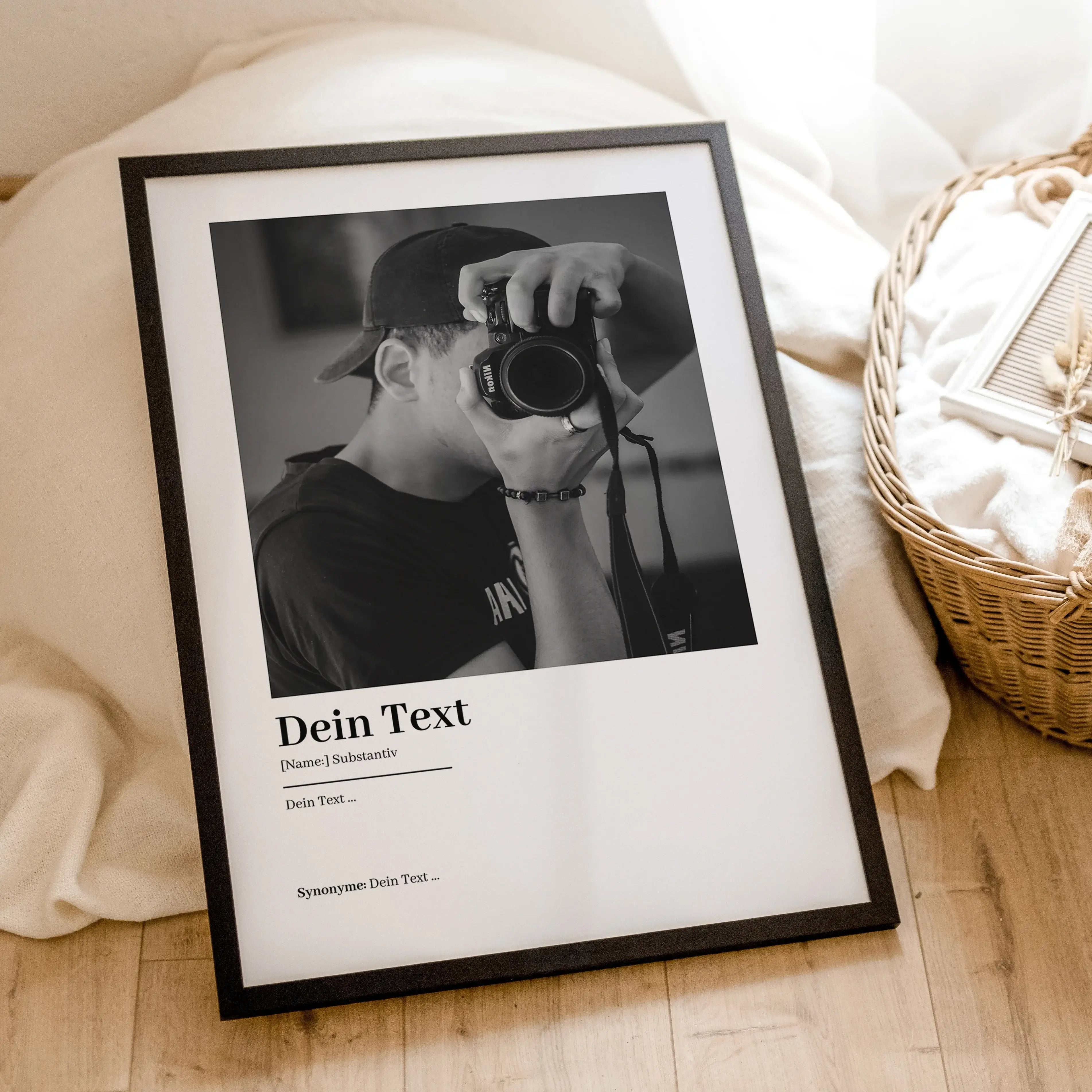 Eigener Text Definition Poster mit Foto - Personalisiertes Poster - famprints - Gestalte dein persönliches Highlight mit unserem Eigener Text Definition Poster mit Foto! Dieses einzigartige Poster kannst du individuell mit deinem eigenen Text, Namen und e