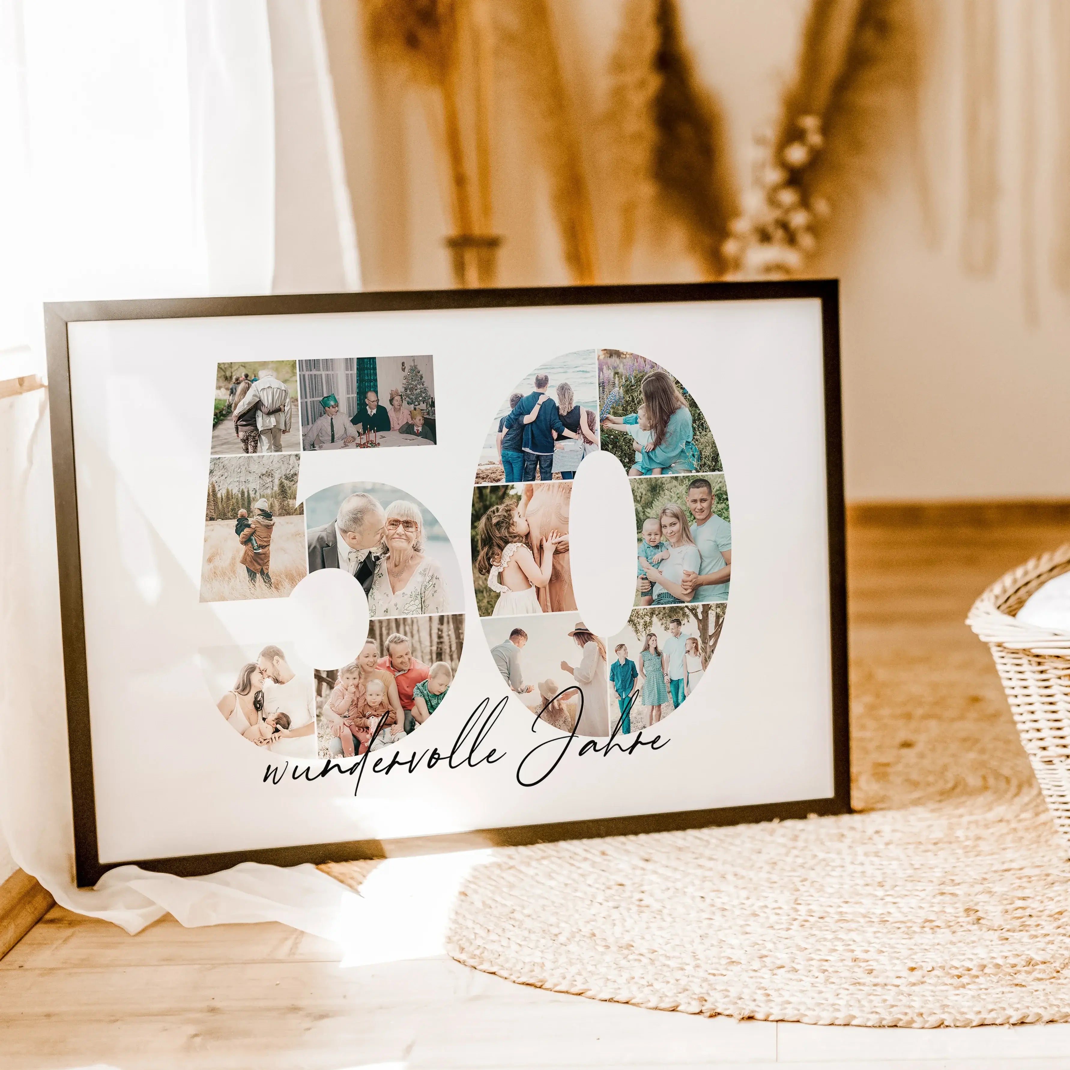 Foto Poster 50 Jahre - Personalisiertes Poster - famprints - Feiere besondere Momente mit unserem einzigartigen Foto Poster 50! Dieses hochwertige Fotoposter zeigt die Zahl 50, die du mit deinen persönlichen Fotos individuell gestalten kannst. So entsteht