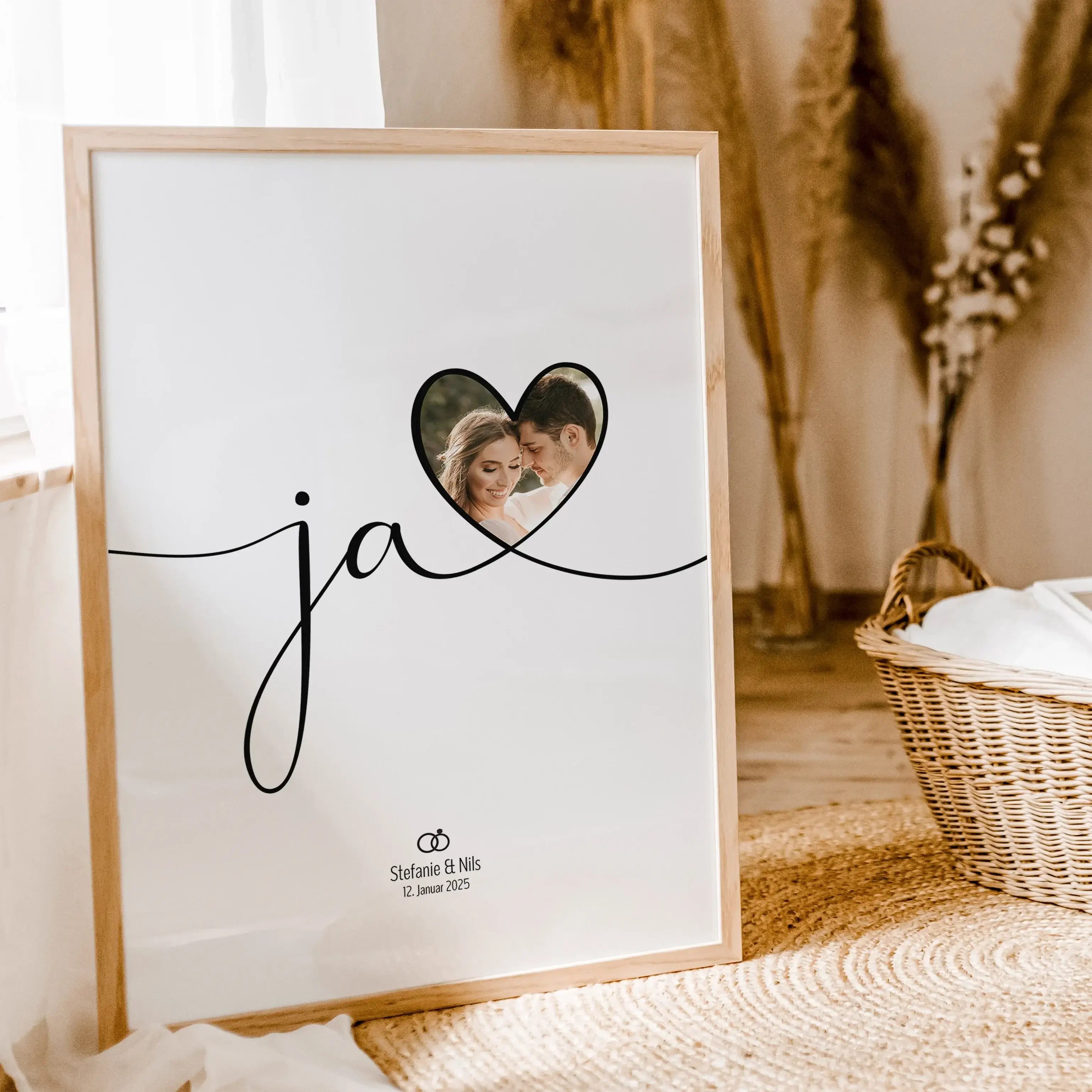Geldgeschenk Ja Poster - Personalisiertes Poster - famprints - Suchst du nach einer kreativen und persönlichen Geschenkidee zur Hochzeit? Unser Geldgeschenk Ja Poster ist die perfekte Wahl! Das Poster zeigt den geschwungenen Schriftzug „Ja“ mit einem groß