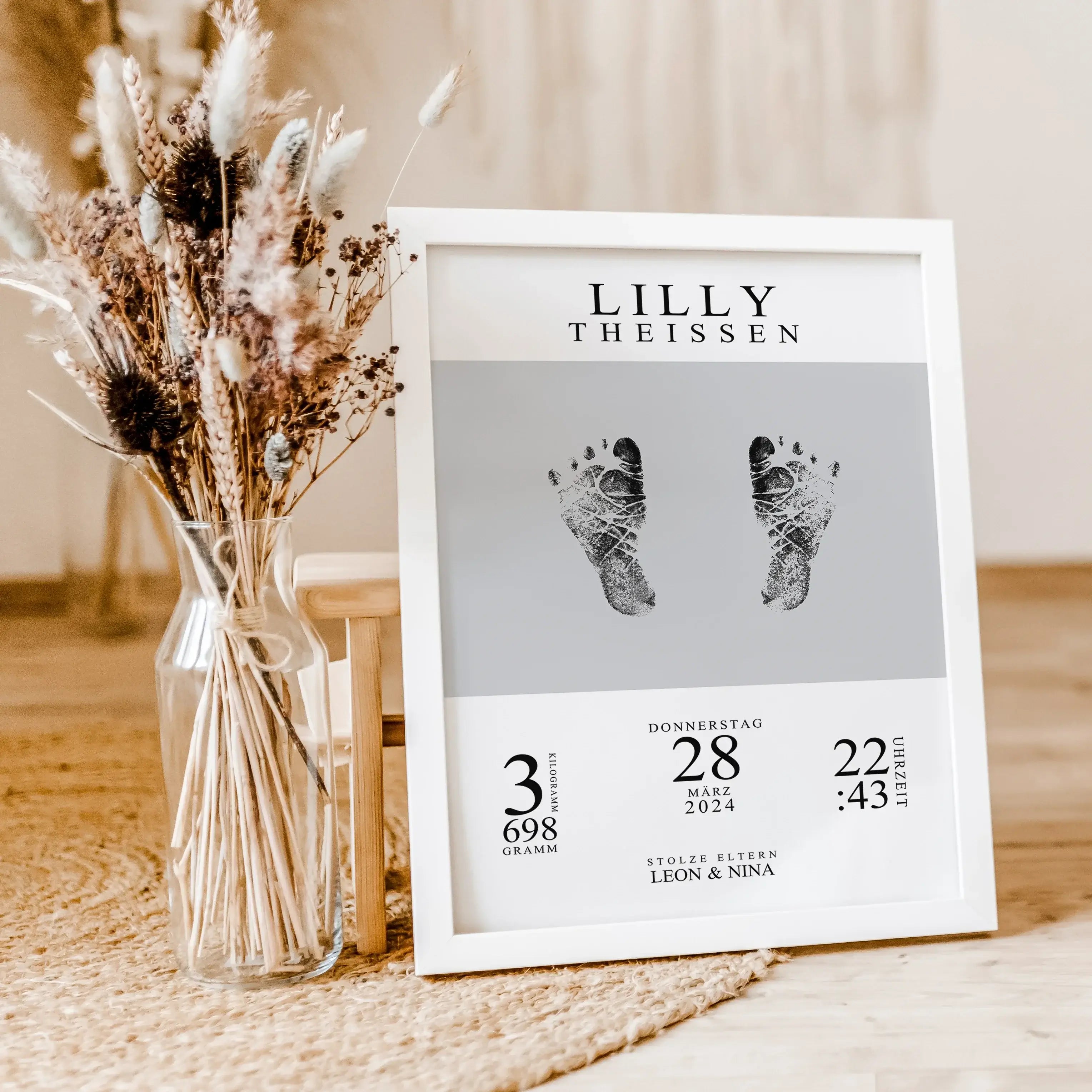 Geburtsposter mit Abdruck - Personalisiertes Poster - famprints - Entdecke unser einzigartiges Geburtsposter mit Abdruck, das perfekte personalisierte Geschenk zur Geburt! Gestalte das Poster individuell mit den Geburtsdaten, dem Namen deines Babys und de