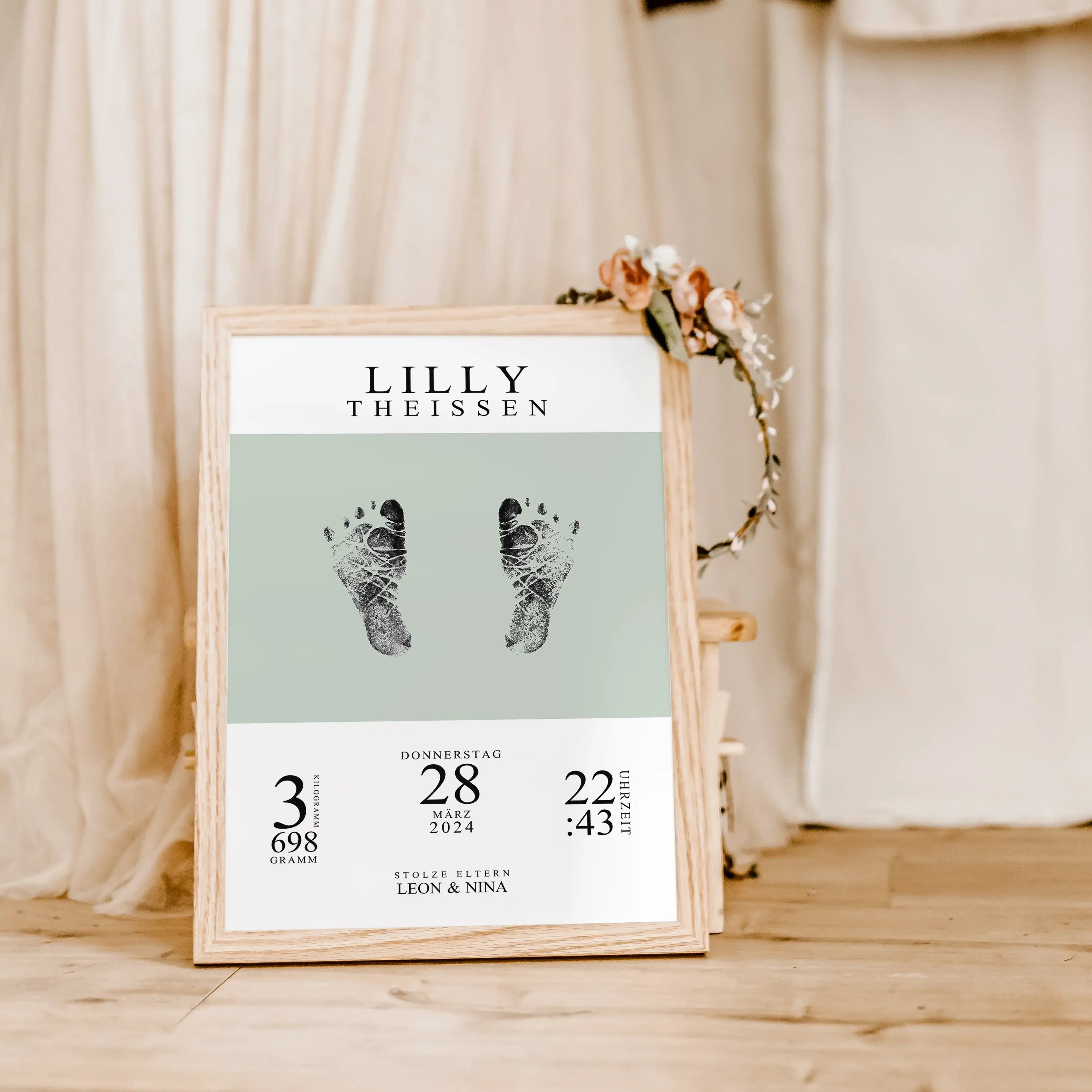 Geburtsposter mit Abdruck - Personalisiertes Poster - famprints - Entdecke unser einzigartiges Geburtsposter mit Abdruck, das perfekte personalisierte Geschenk zur Geburt! Gestalte das Poster individuell mit den Geburtsdaten, dem Namen deines Babys und de