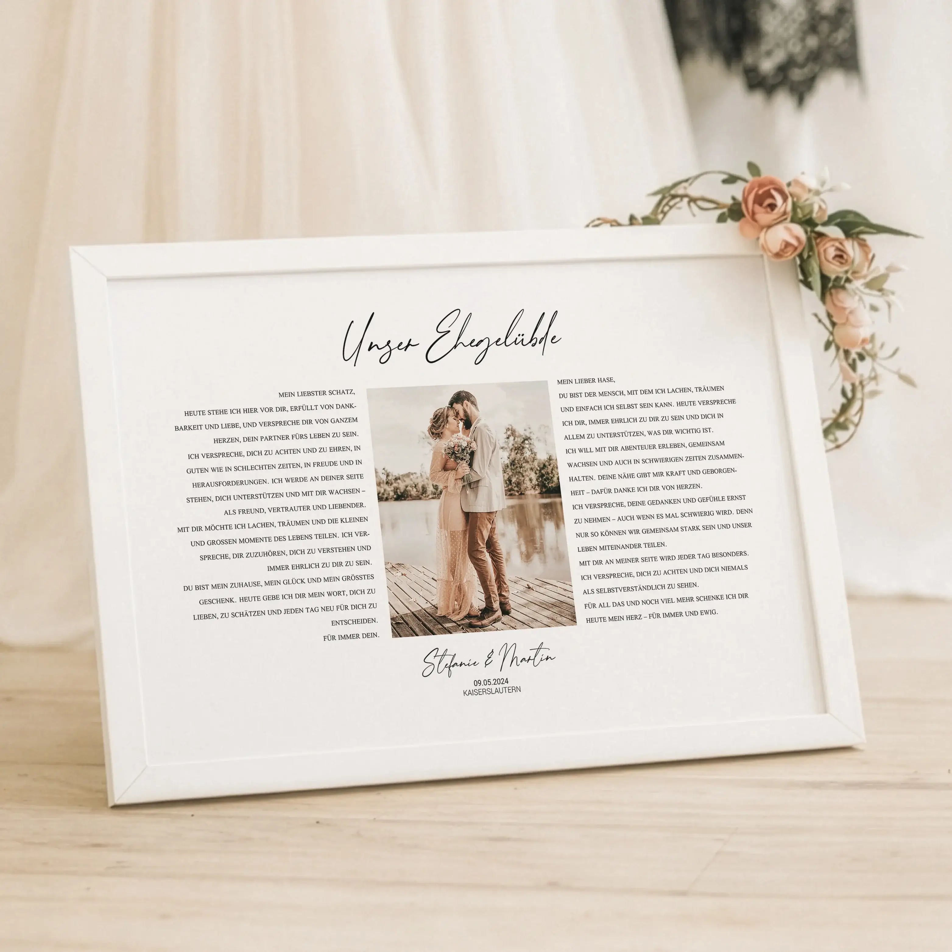 Ehegelübde Poster-Personalisiertes Poster-famprints-Das Ehegelübde Poster von famprints hält eure Worte für immer fest und macht aus einem besonderen Moment ein sichtbares Zeichen eurer Verbindung. Eure persönlichen Eheversprechen werden in ein stilvolles