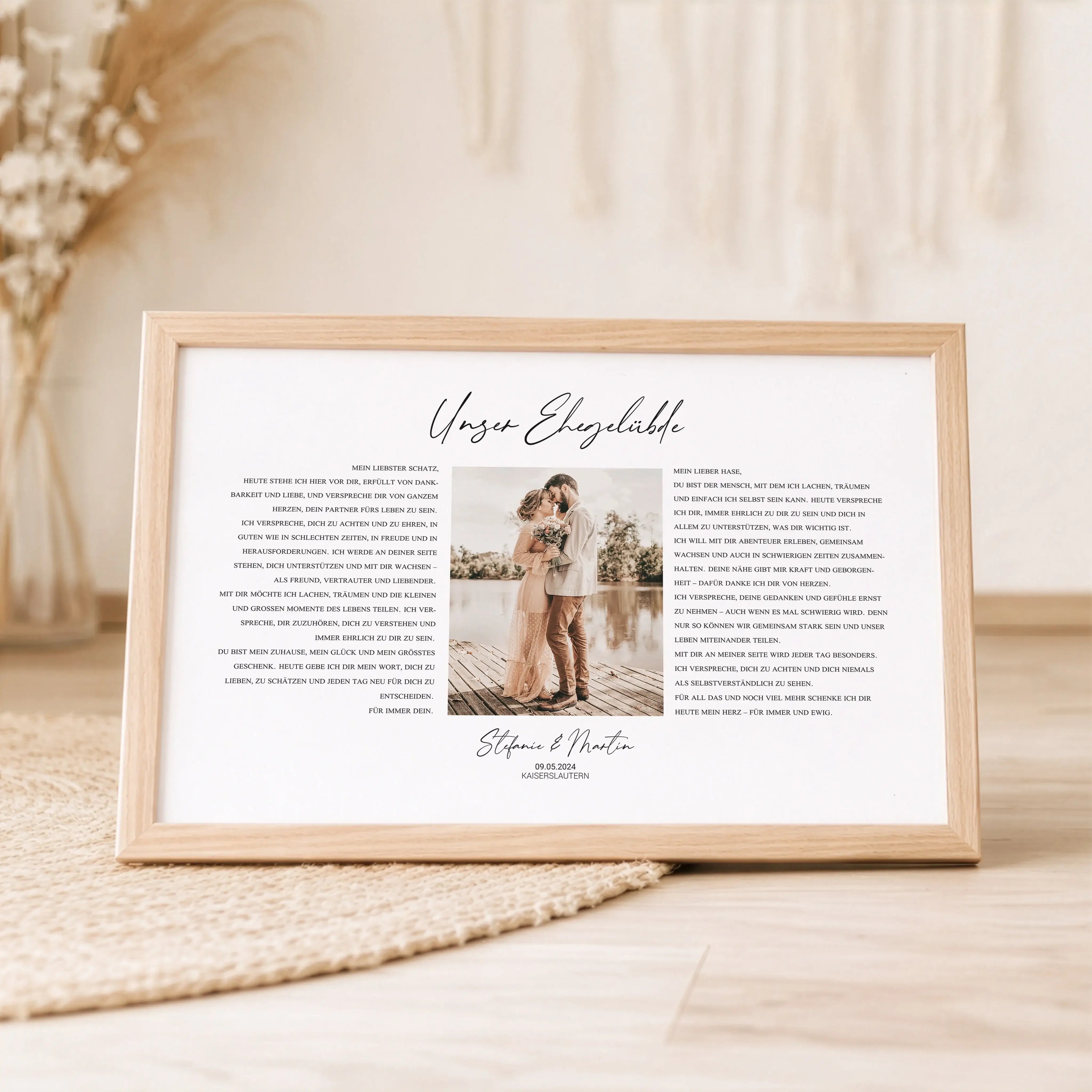 Ehegelübde Poster-Personalisiertes Poster-famprints-Das Ehegelübde Poster von famprints hält eure Worte für immer fest und macht aus einem besonderen Moment ein sichtbares Zeichen eurer Verbindung. Eure persönlichen Eheversprechen werden in ein stilvolles