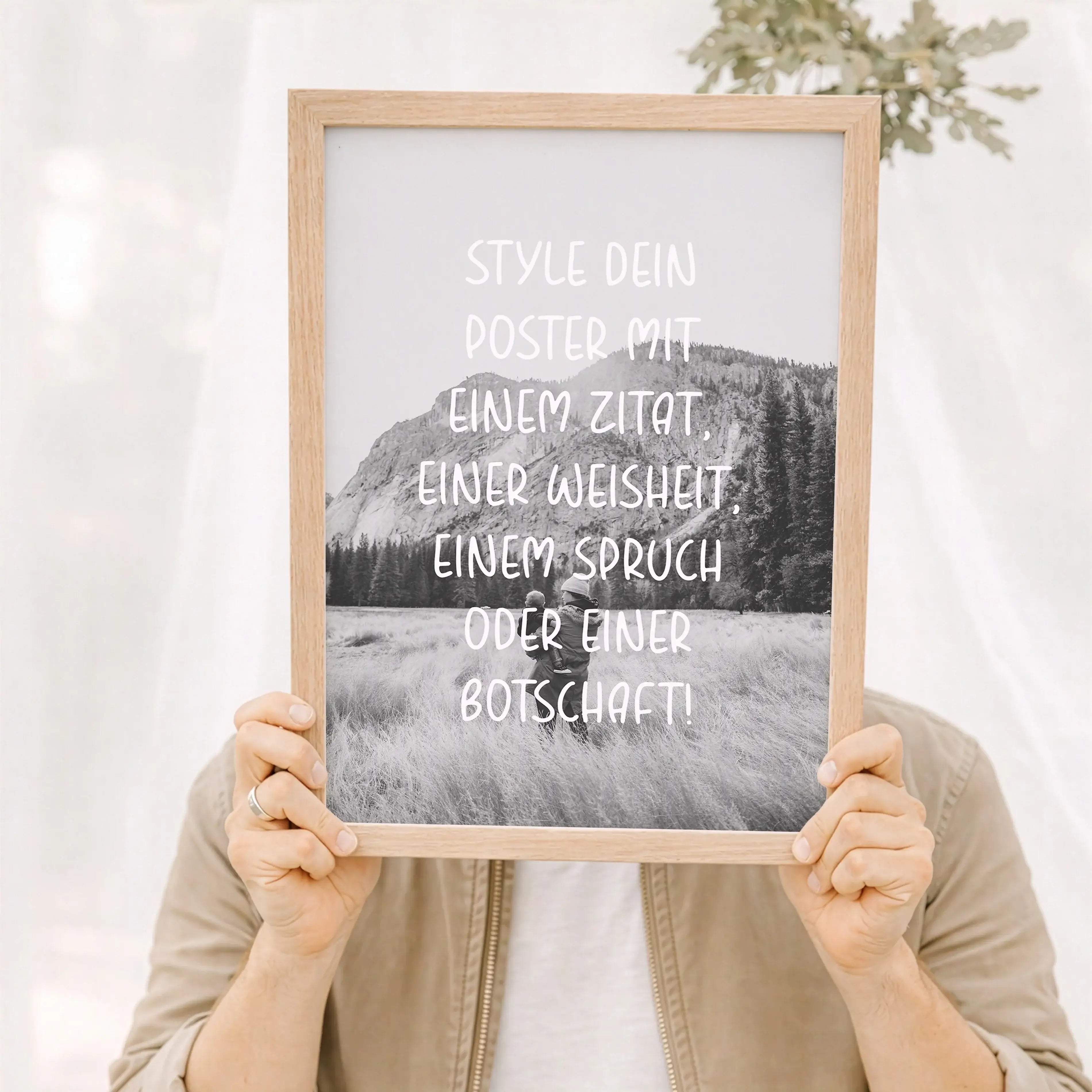 Text Poster mit Foto-Personalisiertes Poster-famprints-Mit einem Text Poster mit Foto von famprints gestaltest du ein persönliches Wandbild, das genau das ausdrückt, was dir wichtig ist. Du kombinierst dein eigenes Foto mit einem individuellen Text, einem