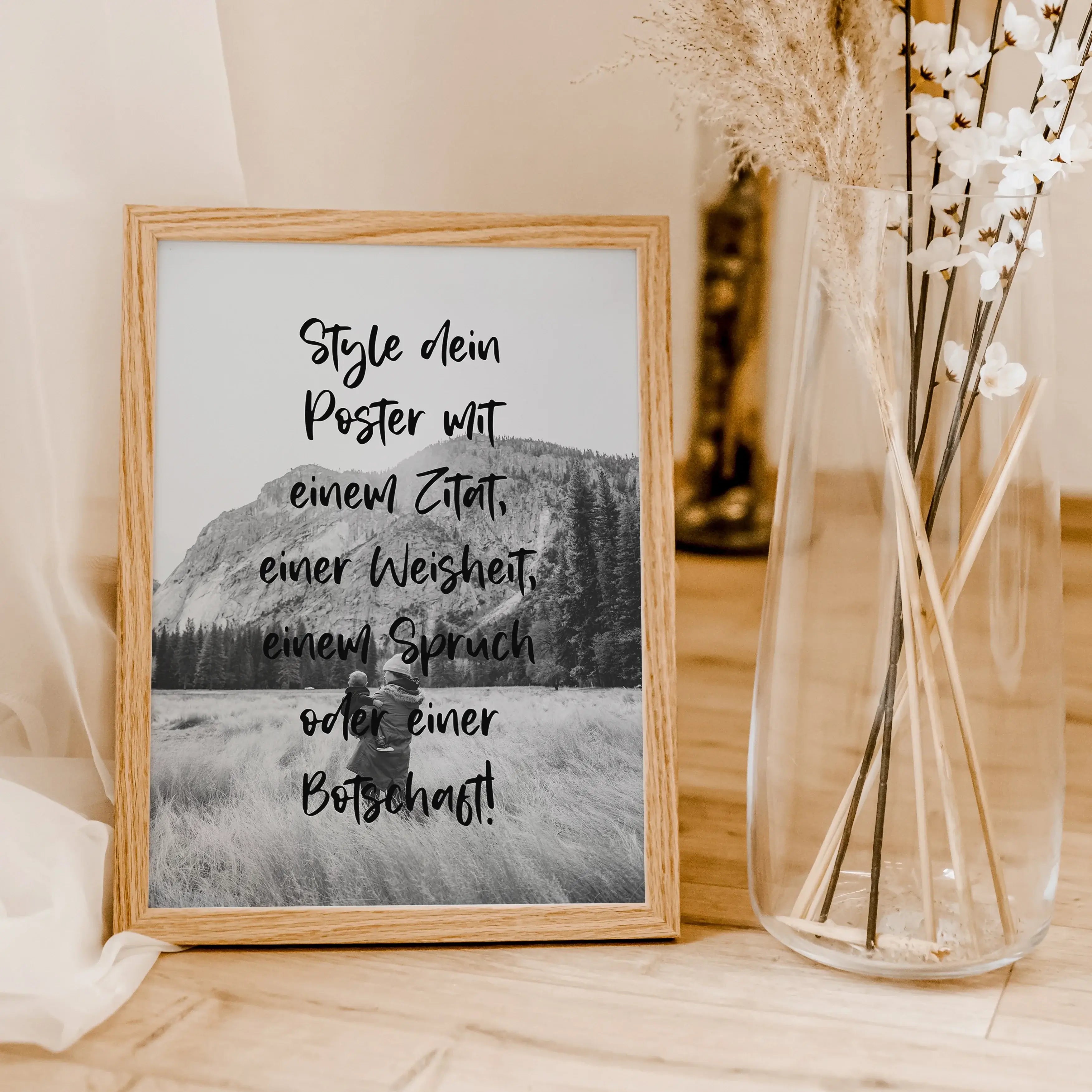 Text Poster mit Foto - Personalisiertes Poster - famprints - Gestalte dein individuelles Text Poster mit Foto – ideal als persönliches Geschenk oder für dein eigenes Zuhause! Wähle deinen eigenen Text, Zitat, Vers oder Spruch und kreiere ein einzigartiges