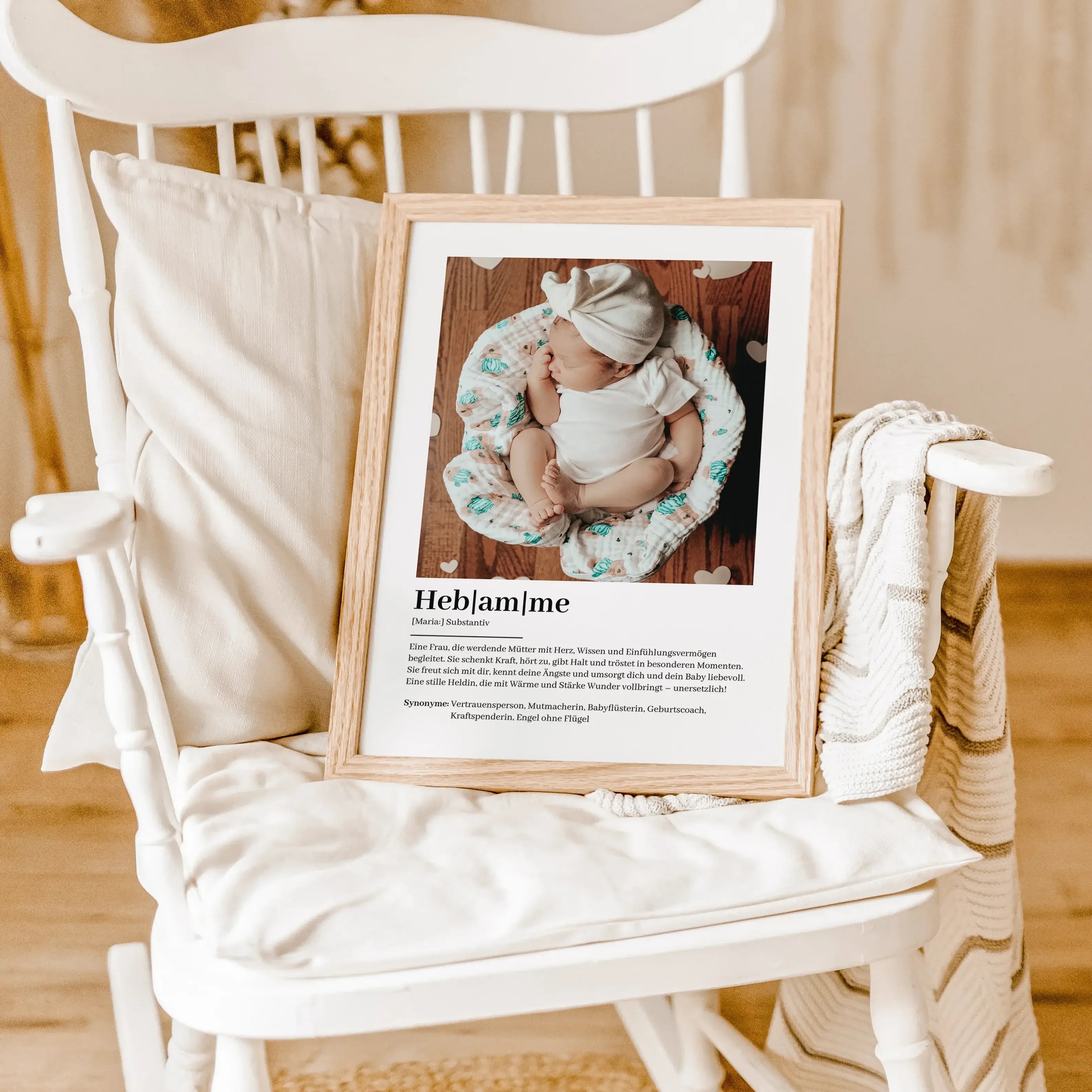 Hebamme Definition Poster mit Foto - Personalisiertes Poster - famprints - Suchst du ein besonderes Geschenk, um deiner Hebamme Danke zu sagen? Unser Hebamme Definition Poster mit Foto ist genau das Richtige! Dieses liebevoll gestaltete Poster zeigt auf e