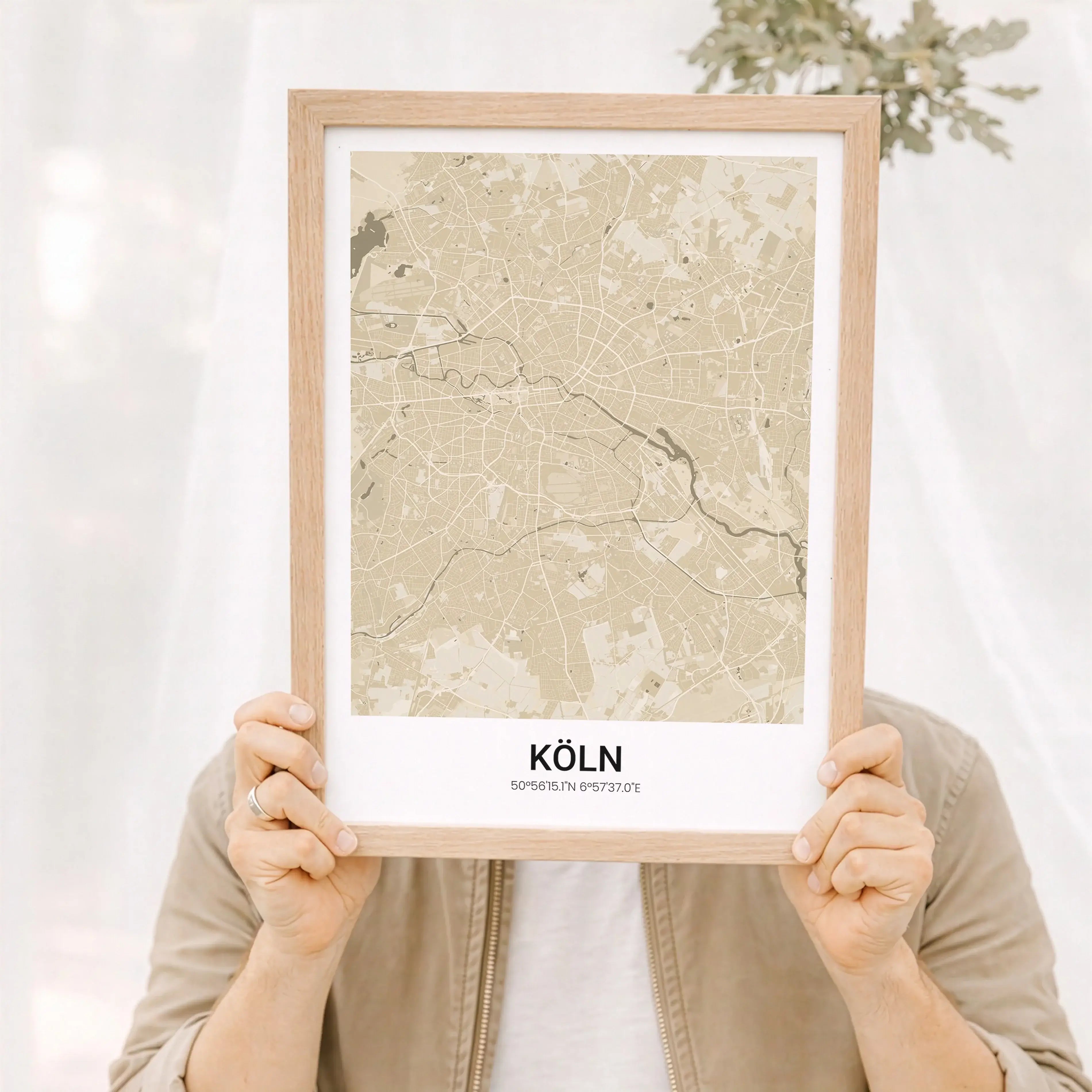 Stadtkarte Poster modern-Personalisiertes Poster-famprints-Mit dem Stadtkarte Poster modern von famprints hältst du besondere Orte stilvoll fest und machst aus einer schlichten Wand ein echtes Statement. Ob deine Heimatstadt, ein gemeinsamer Wohnort oder