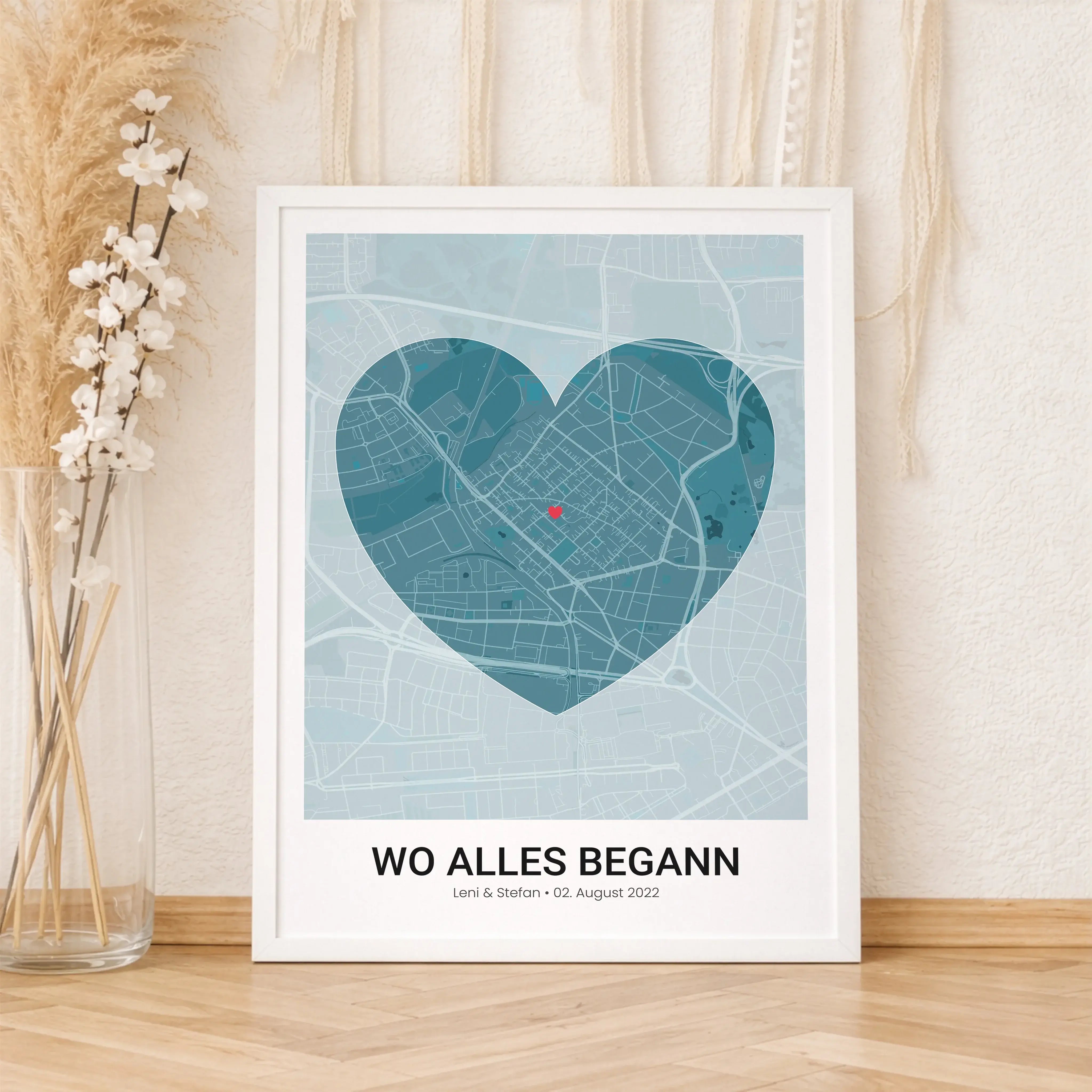 Stadtkarte Poster Herz modern-Personalisiertes Poster-famprints-Das Stadtkarte Poster Herz modern von famprints verwandelt einen bedeutungsvollen Ort in ein stilvolles Designobjekt mit persönlicher Aussage. Ob Kennenlernen, erster gemeinsamer Wohnort oder