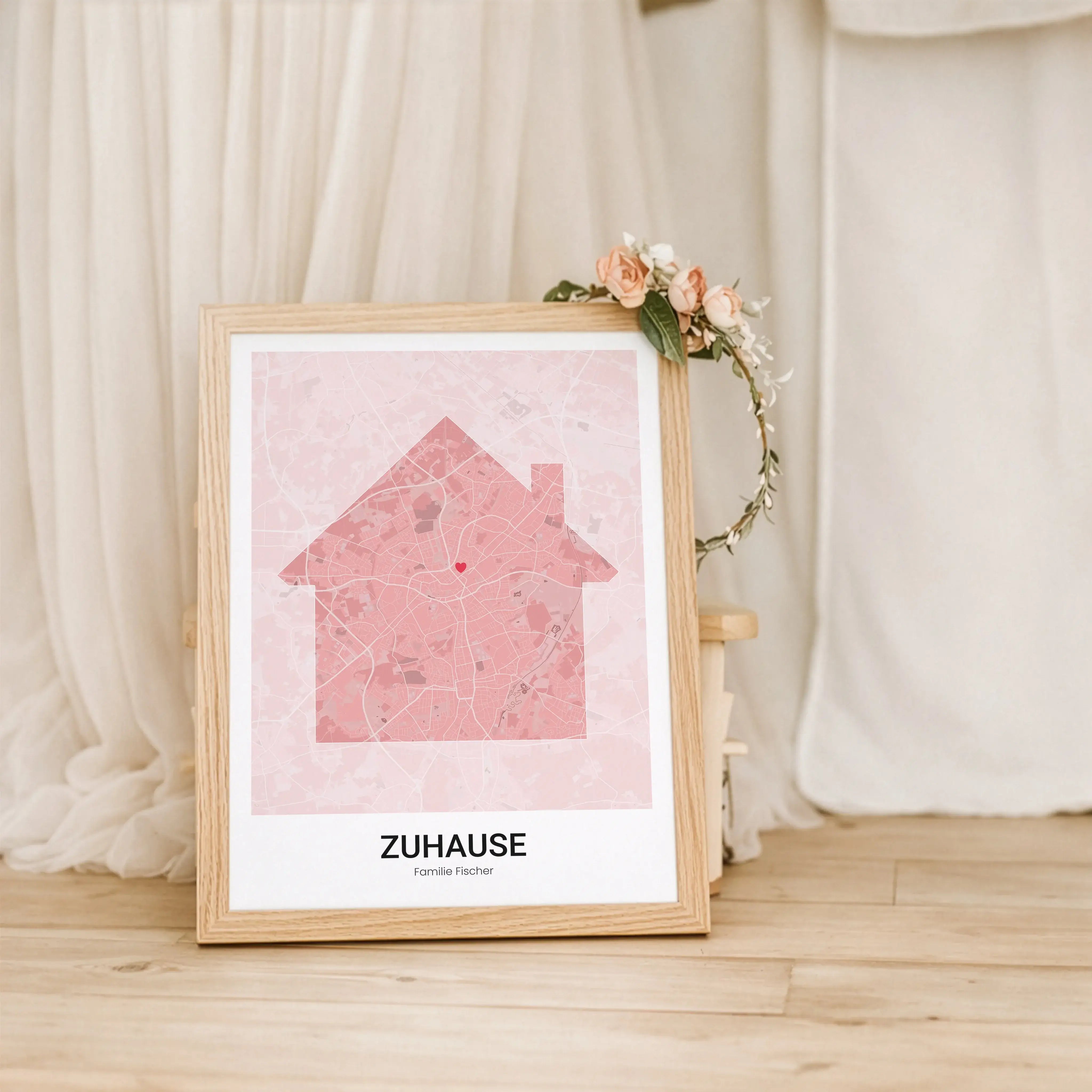 Stadtkarte Poster Haus modern-Personalisiertes Poster-famprints-Mit dem Stadtkarte Poster Haus modern gestaltest du ein persönliches Wandbild, das genau dort beginnt, wo eure Geschichte zuhause ist. Die minimalistische Hausform verbindet modernes Design m