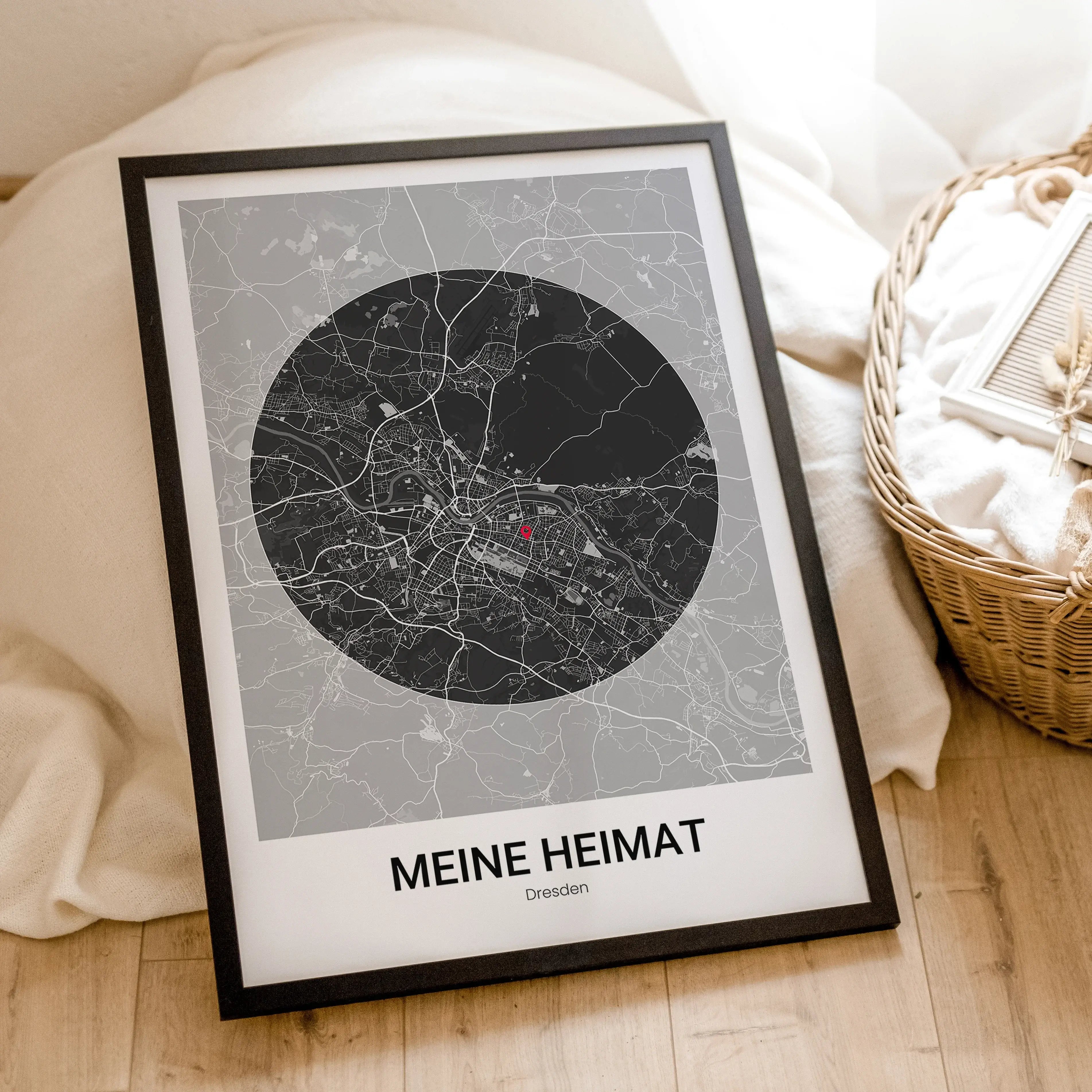 Stadtkarte Poster Circle modern - Personalisiertes Poster - famprints - Entdecke das Stadtkarte Poster Circle modern – dein personalisiertes Kunstwerk mit dem besonderen Extra! Gestalte dein Poster individuell mit der Stadtkarte deines Lieblingsortes und