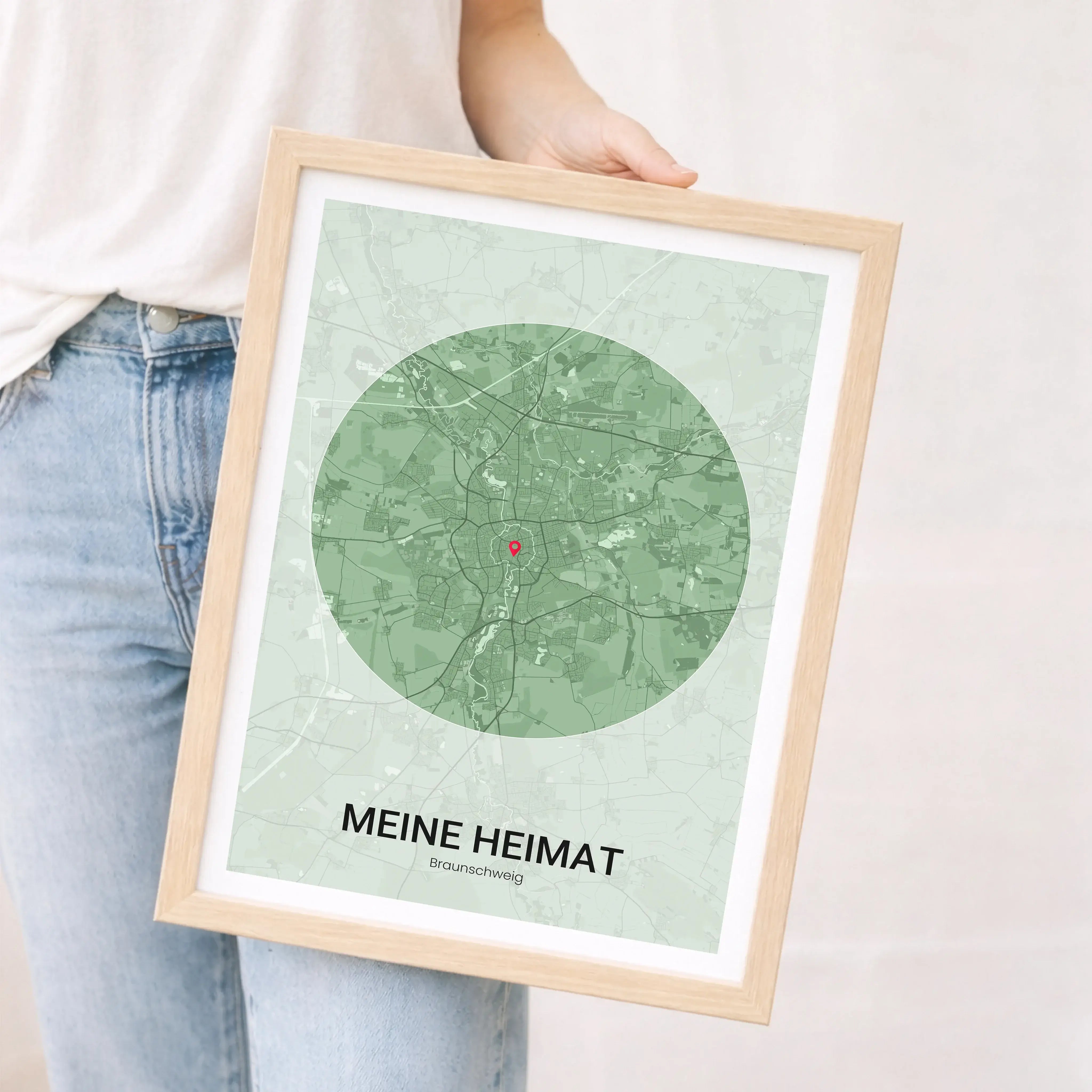 Stadtkarte Poster Circle No2-Personalisiertes Poster-famprints-Mit dem Stadtkarte Poster Circle No2 gestaltest du einen Ort, der für dich Bedeutung hat, als stilvolle Wanddekoration. Ob Heimatstadt, Kennenlernort, neues Zuhause oder ein Platz voller Erinn