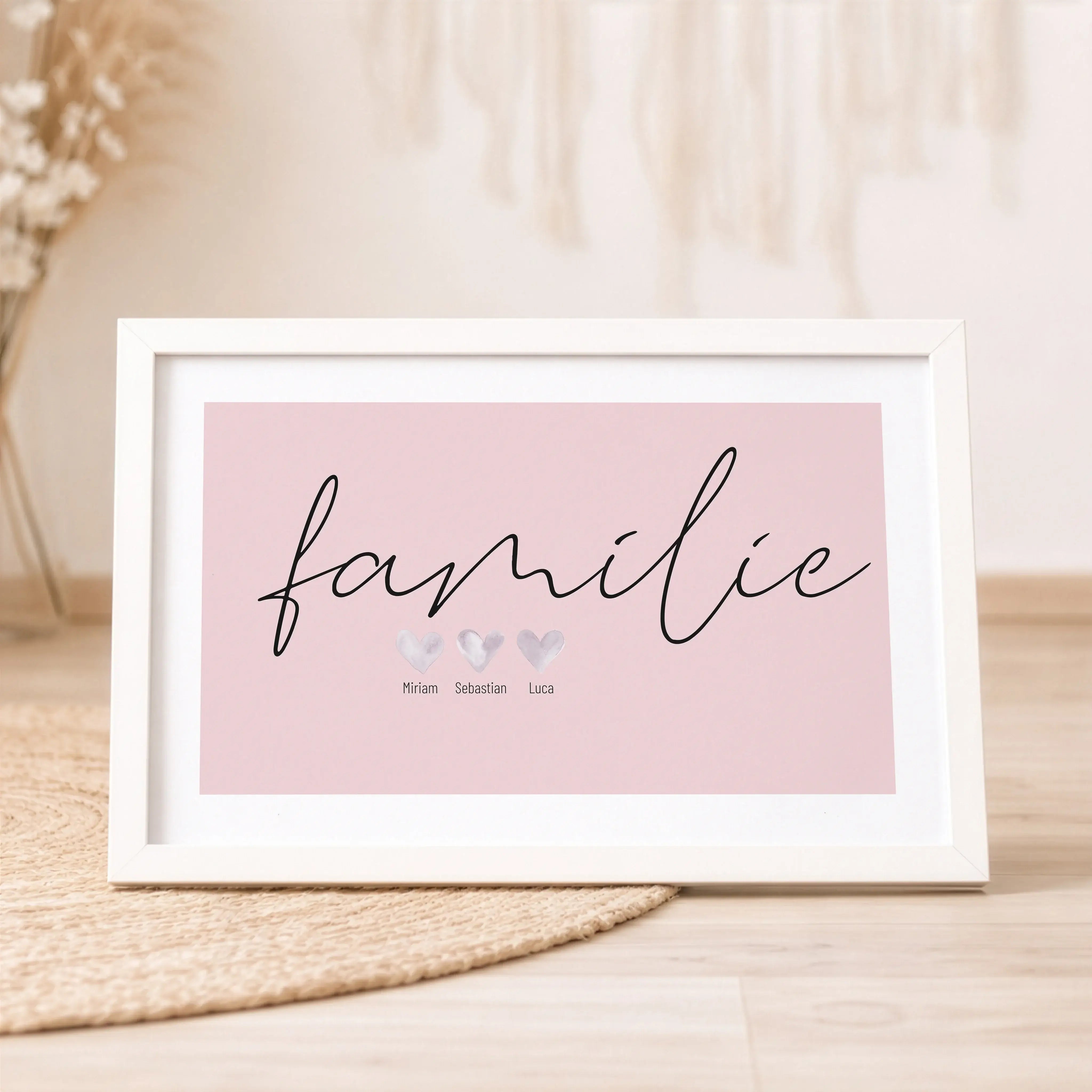 Familienposter Family Herz-Personalisiertes Poster-famprints-Das Familienposter Family Herz ist eine stilvolle Möglichkeit, eure Familie sichtbar zu machen. Im Mittelpunkt steht der handgeschriebene Schriftzug, den du wahlweise als family oder familie ges