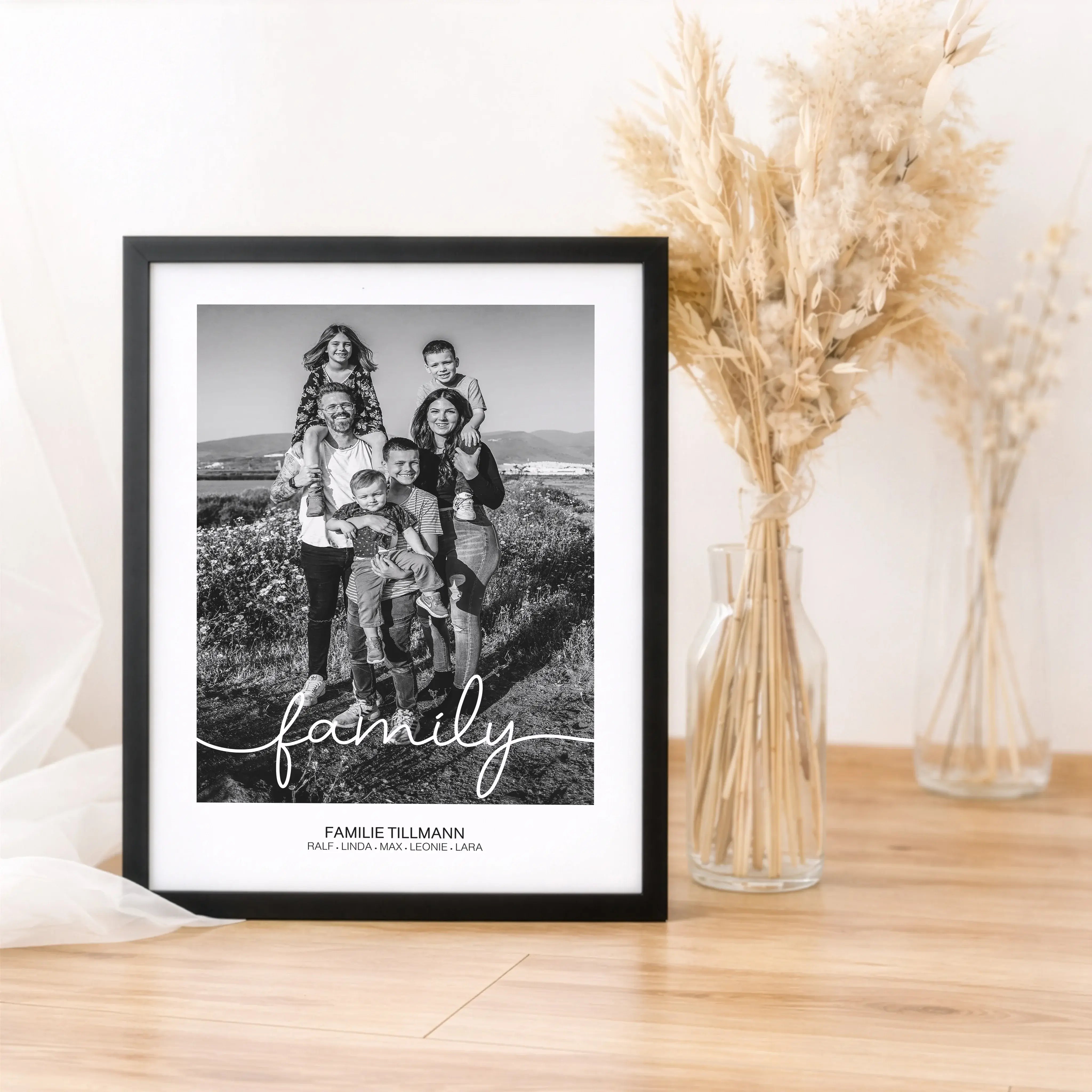 Familienposter mit Foto-Personalisiertes Poster-famprints-Ein Familienposter mit Foto von famprints hält das fest, was euch als Familie ausmacht. Dein Lieblingsfoto wird zum Mittelpunkt eines hochwertigen Posters, das du im Konfigurator individuell gestal