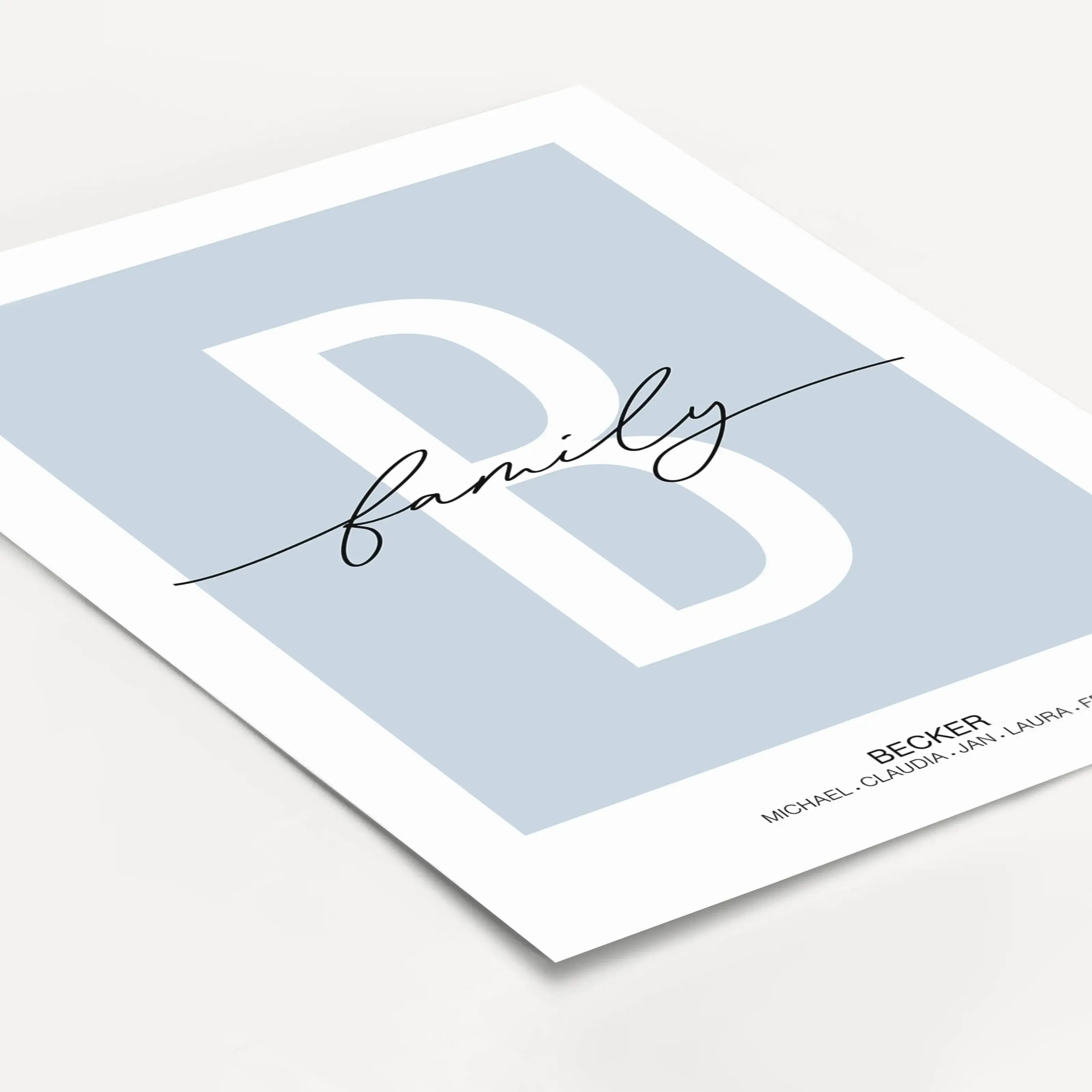 Poster Family Buchstabe-Personalisiertes Poster-famprints-Das Poster Family Buchstabe von famprints verbindet modernes Design mit persönlicher Bedeutung und wird so zu einem stilvollen Blickfang für dein Zuhause oder einem besonderen Geschenk für Menschen