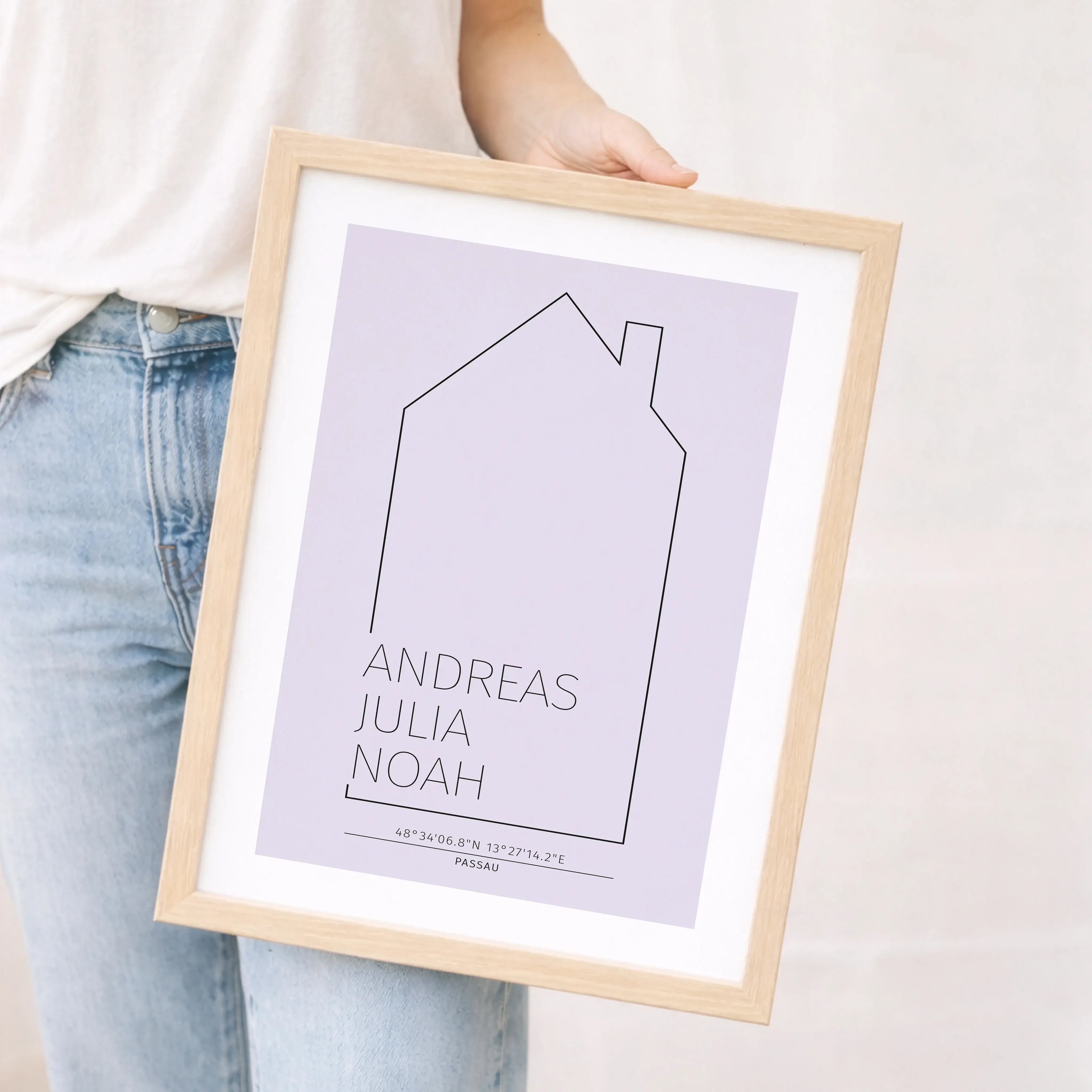 Familienposter Haus Kontur-Personalisiertes Poster-famprints-Das Familienposter Haus Kontur von famprints verwandelt euer Zuhause in ein persönliches Wandbild mit Bedeutung. Die feine Hauskontur im modernen Line-Art-Stil steht für Zusammenhalt, Alltag und