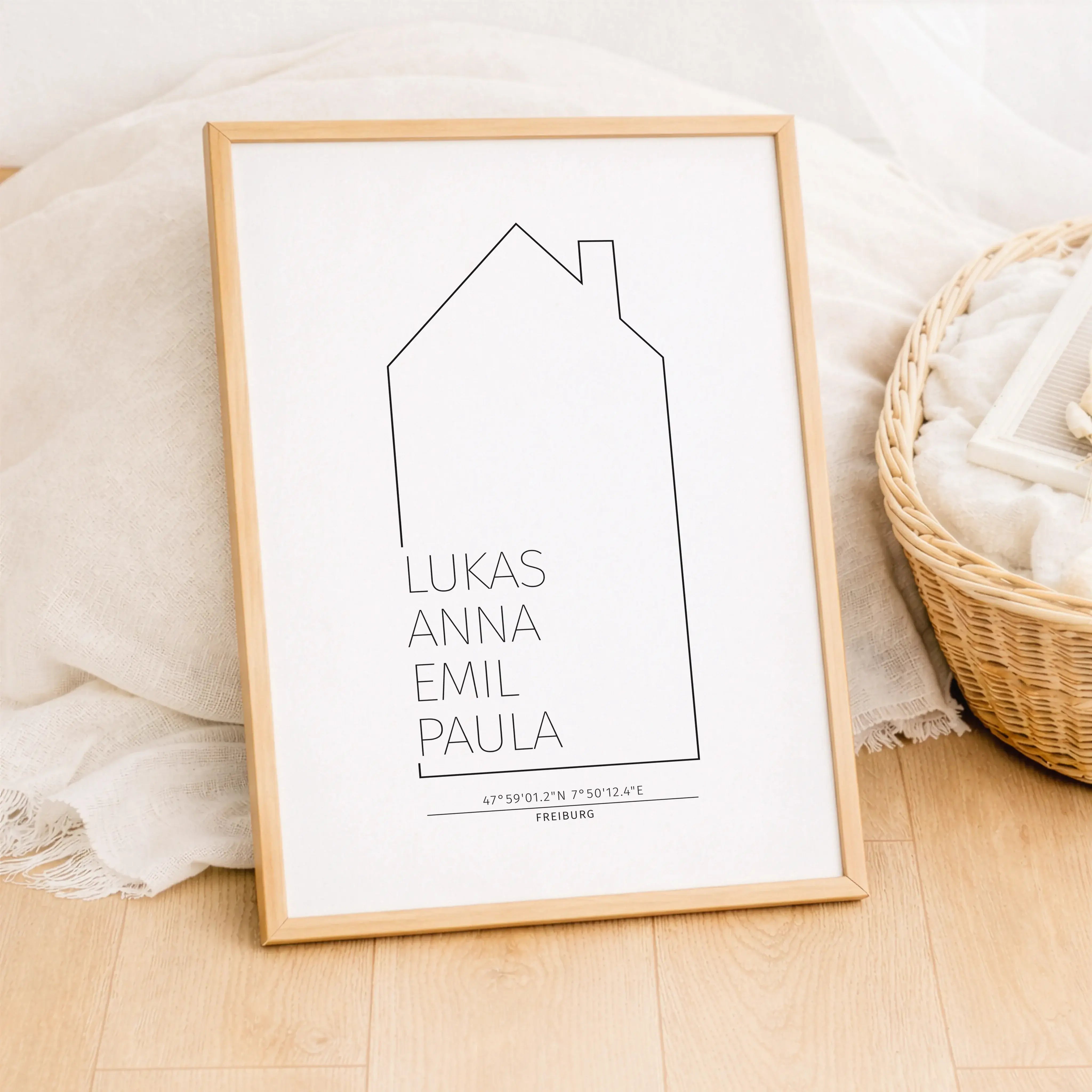 Familienposter Haus Kontur-Personalisiertes Poster-famprints-Das Familienposter Haus Kontur von famprints verwandelt euer Zuhause in ein persönliches Wandbild mit Bedeutung. Die feine Hauskontur im modernen Line-Art-Stil steht für Zusammenhalt, Alltag und