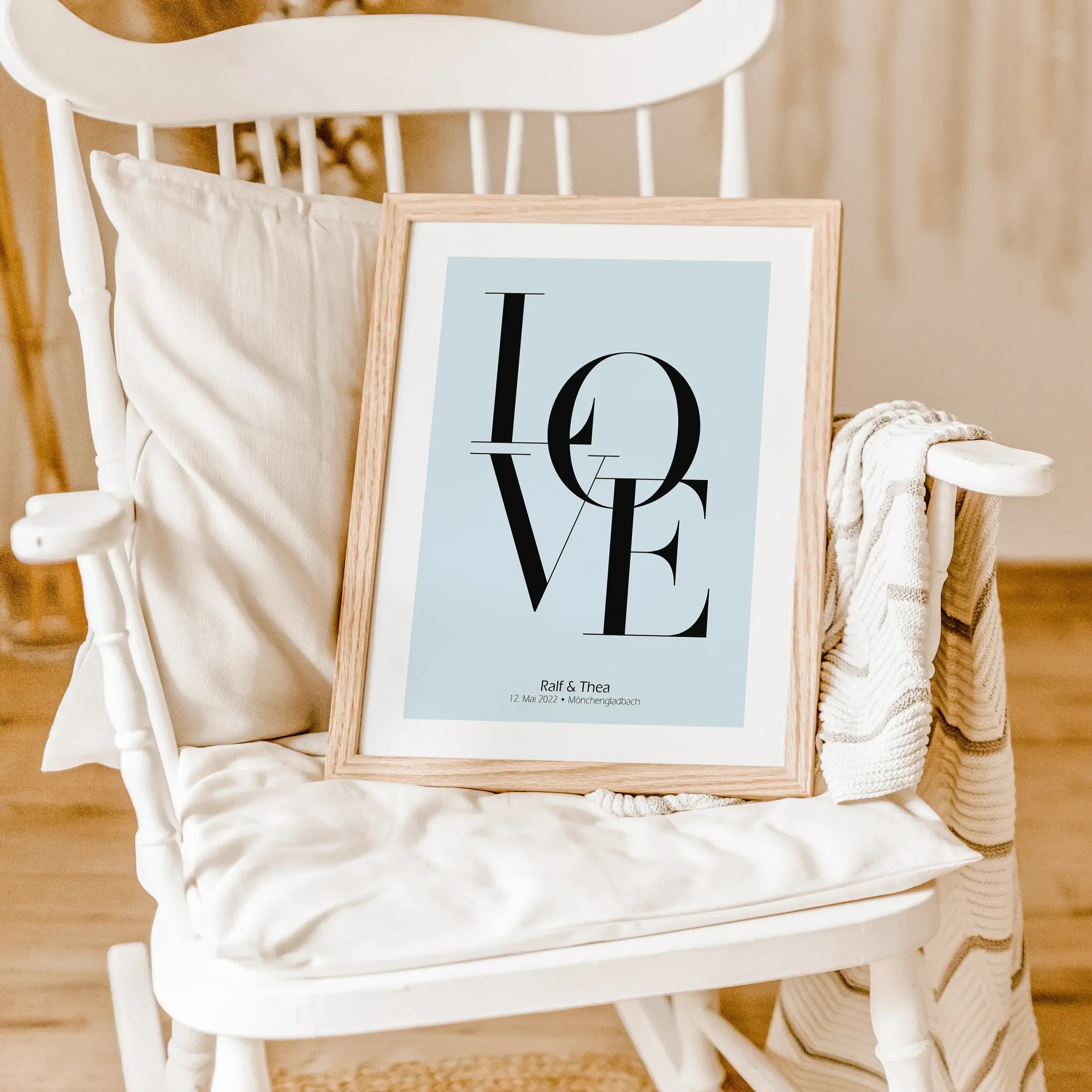 Love Poster mit Namen-famprints-Personalisiertes Poster-Liebe ist ein Gefühl, das sich nur schwer in Worte fassen lässt, aber unser personalisierte Love Poster kommt dem schon ziemlich nahe. Mit dem personalisierten Liebe Poster, das du mit deinem Text pe