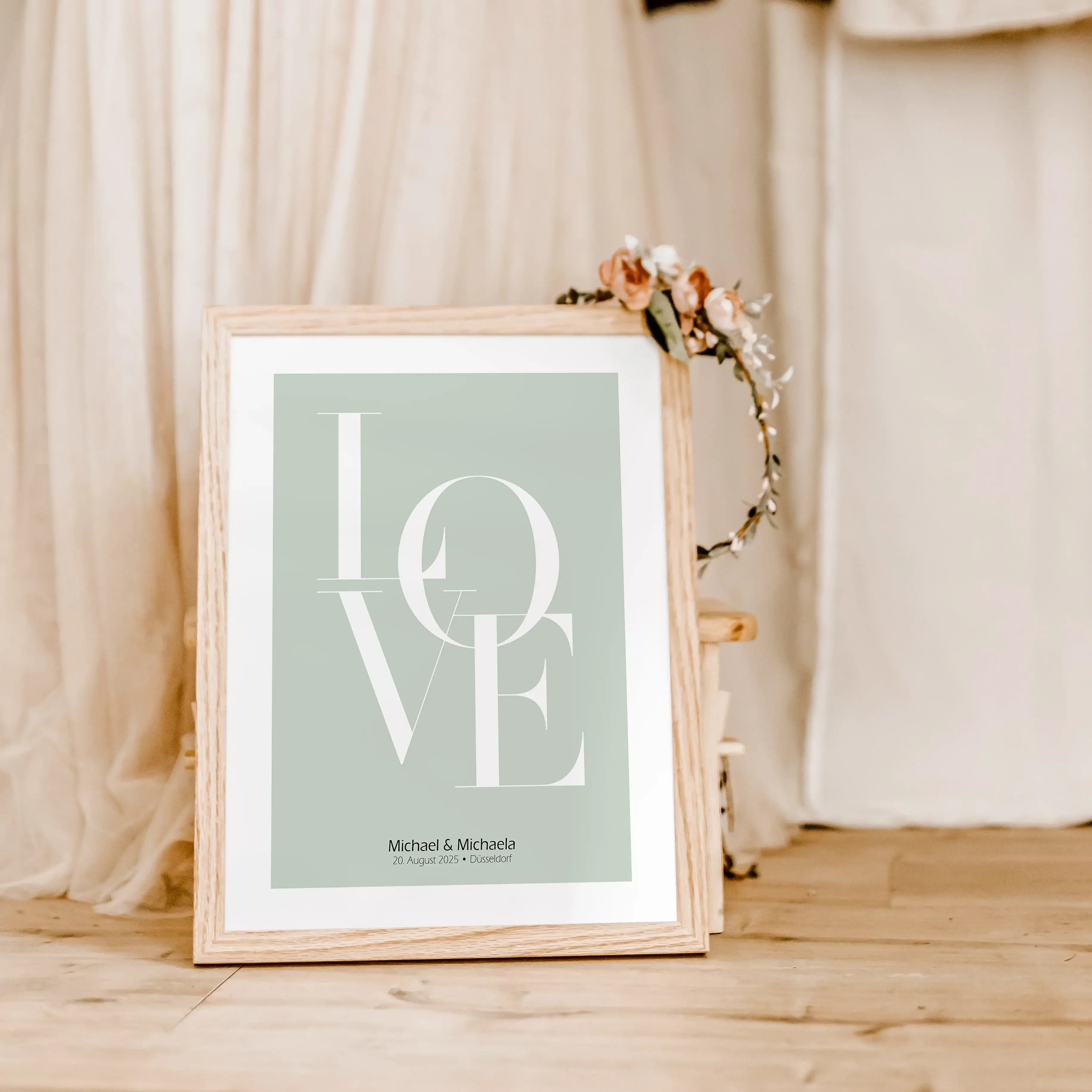 Love Poster mit Namen-famprints-Personalisiertes Poster-Liebe ist ein Gefühl, das sich nur schwer in Worte fassen lässt, aber unser personalisierte Love Poster kommt dem schon ziemlich nahe. Mit dem personalisierten Liebe Poster, das du mit deinem Text pe